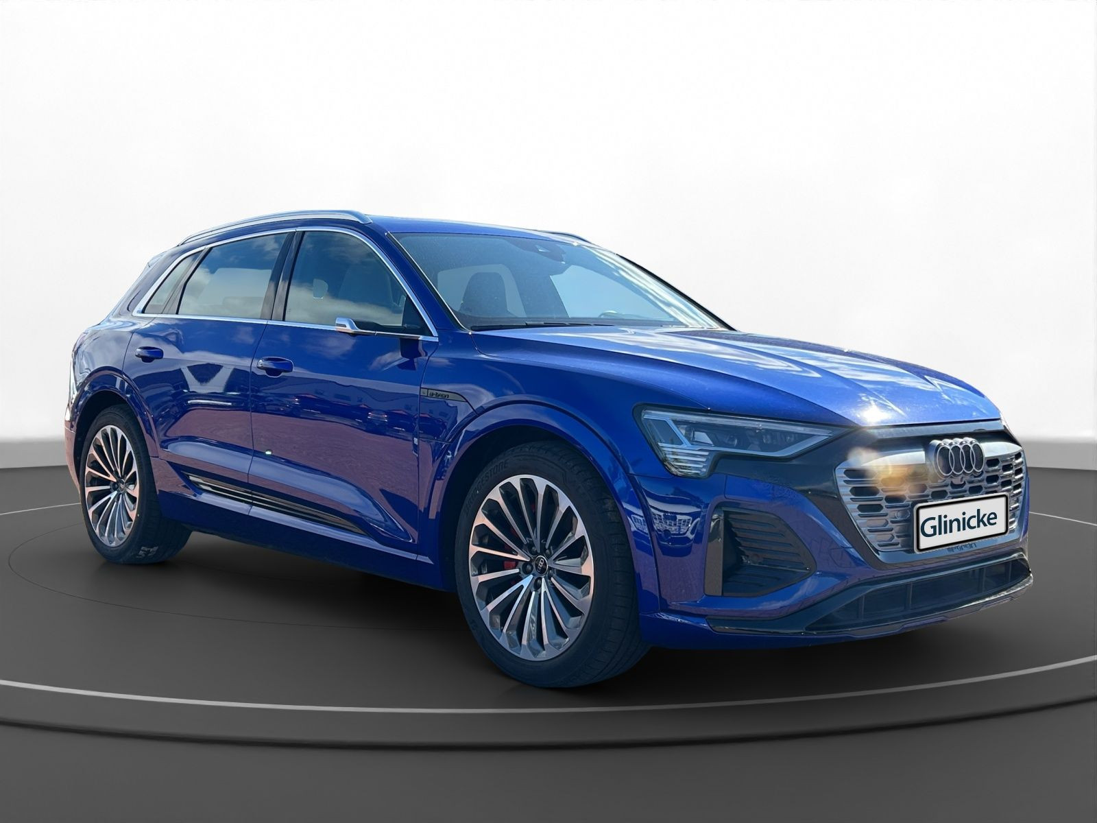 Audi - Q8 e-tron_17