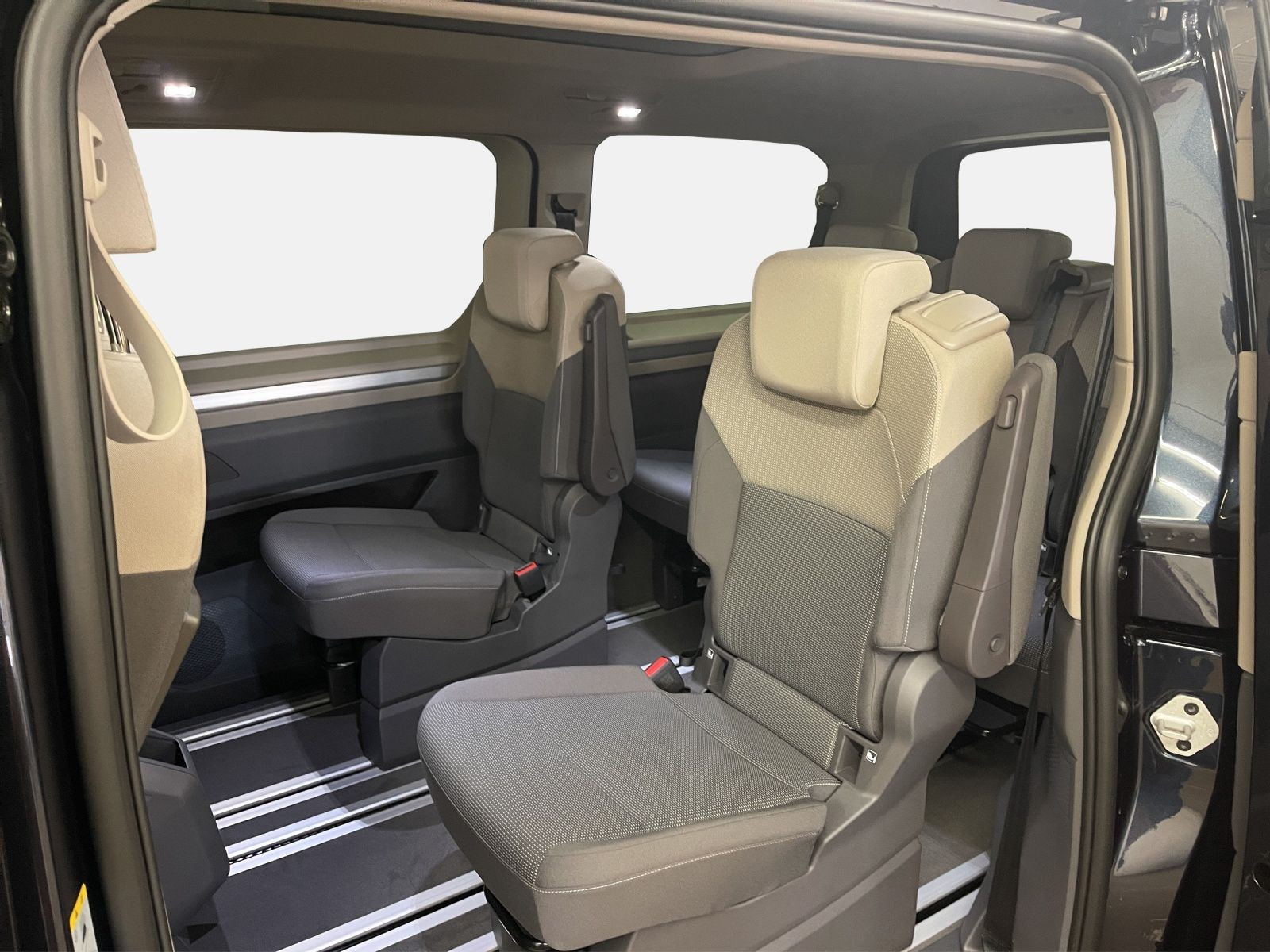 Volkswagen - Multivan_13