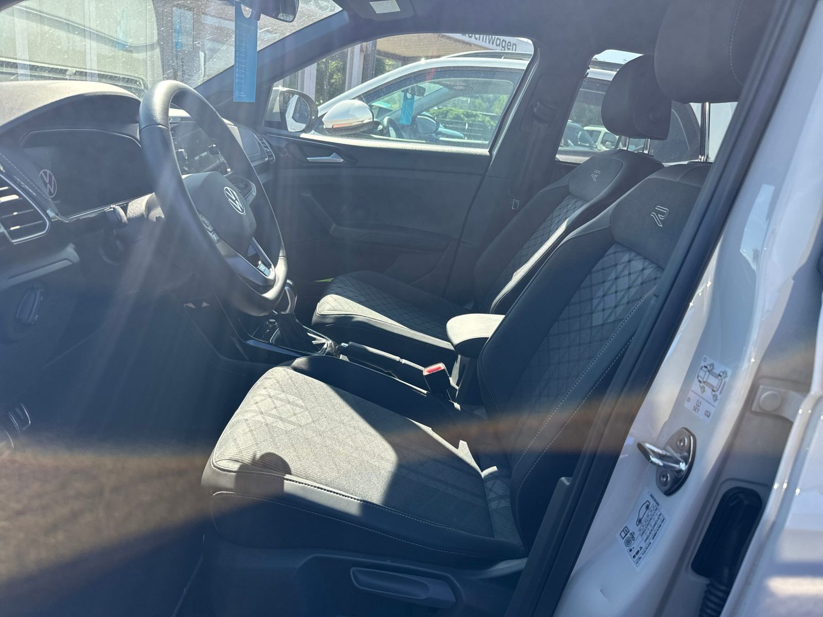 Volkswagen - T-Cross_5