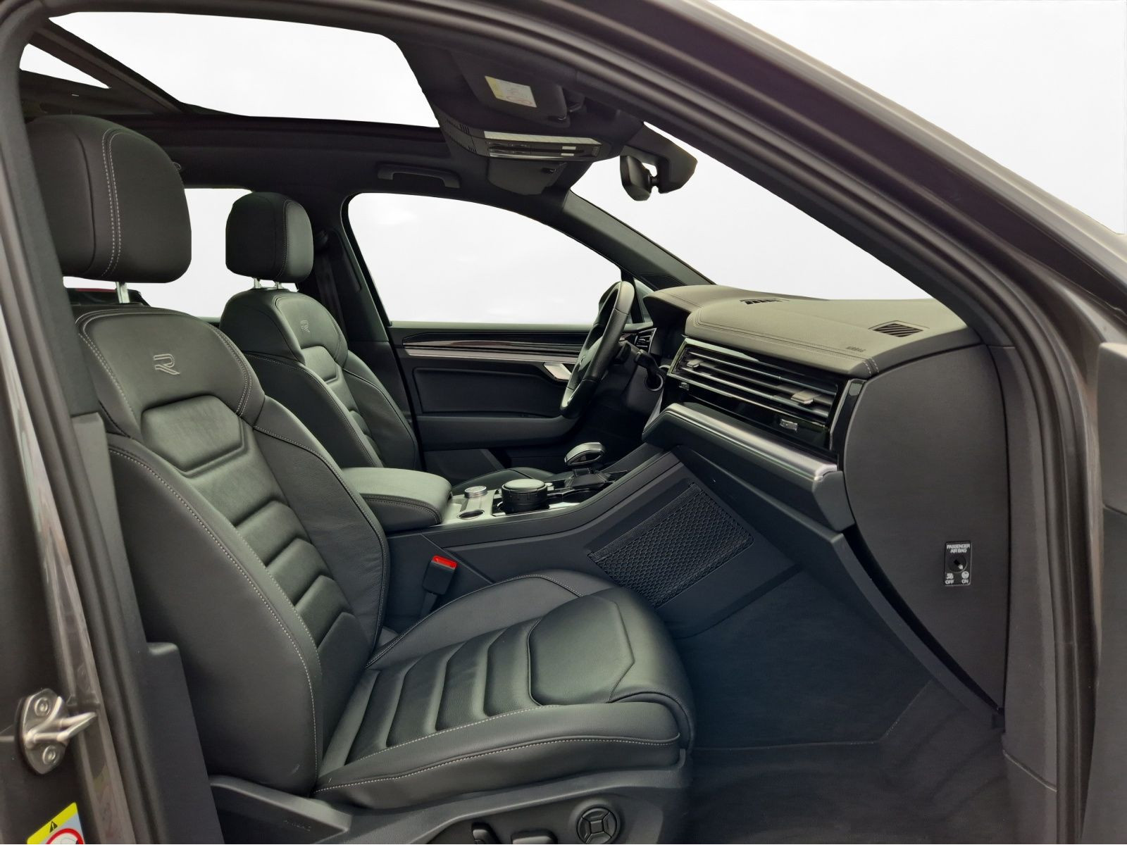 Volkswagen - Touareg_12