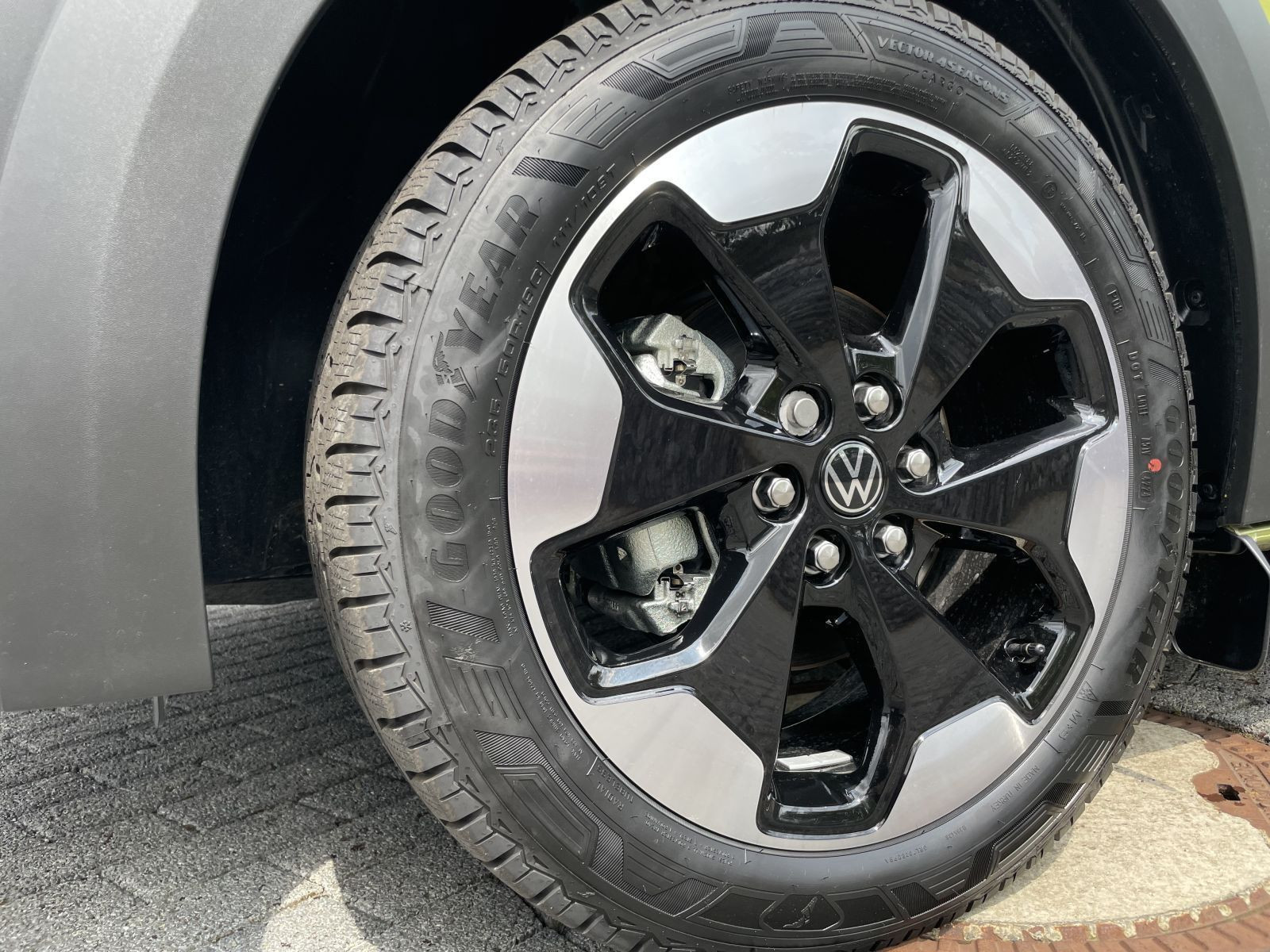 Volkswagen - Caravelle_17