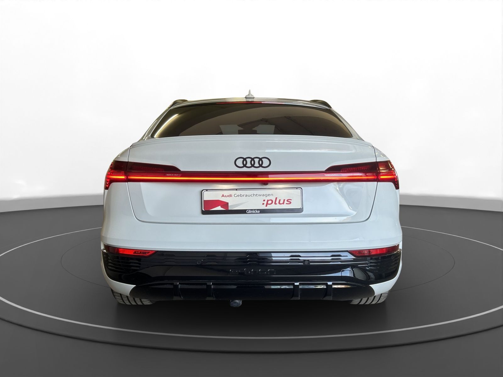 Audi - SQ8 Sportback e-tron_5
