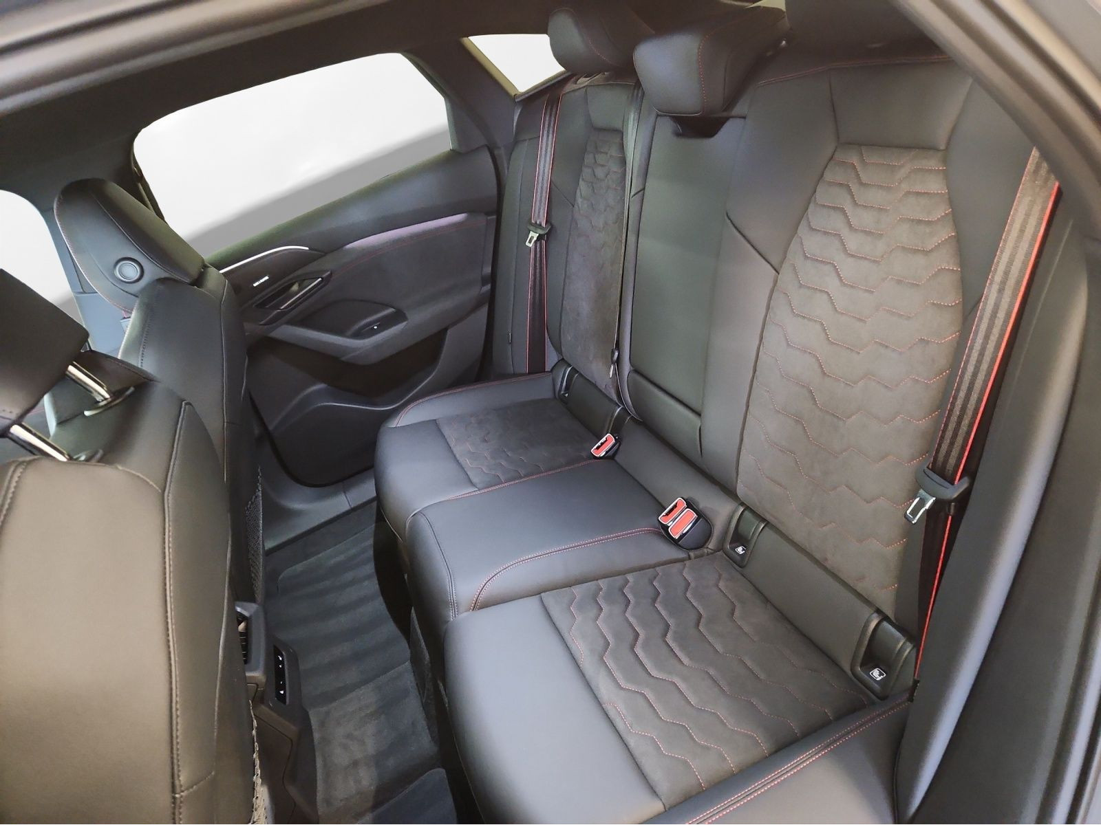 Audi - A6 Sportback e-tron_18