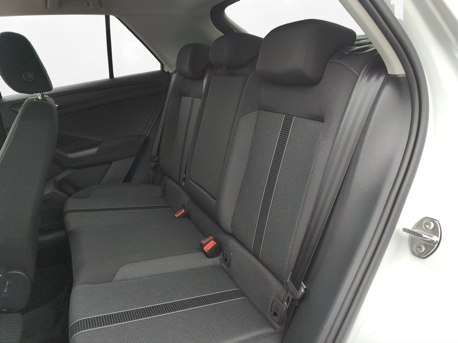 Volkswagen - T-Roc_6