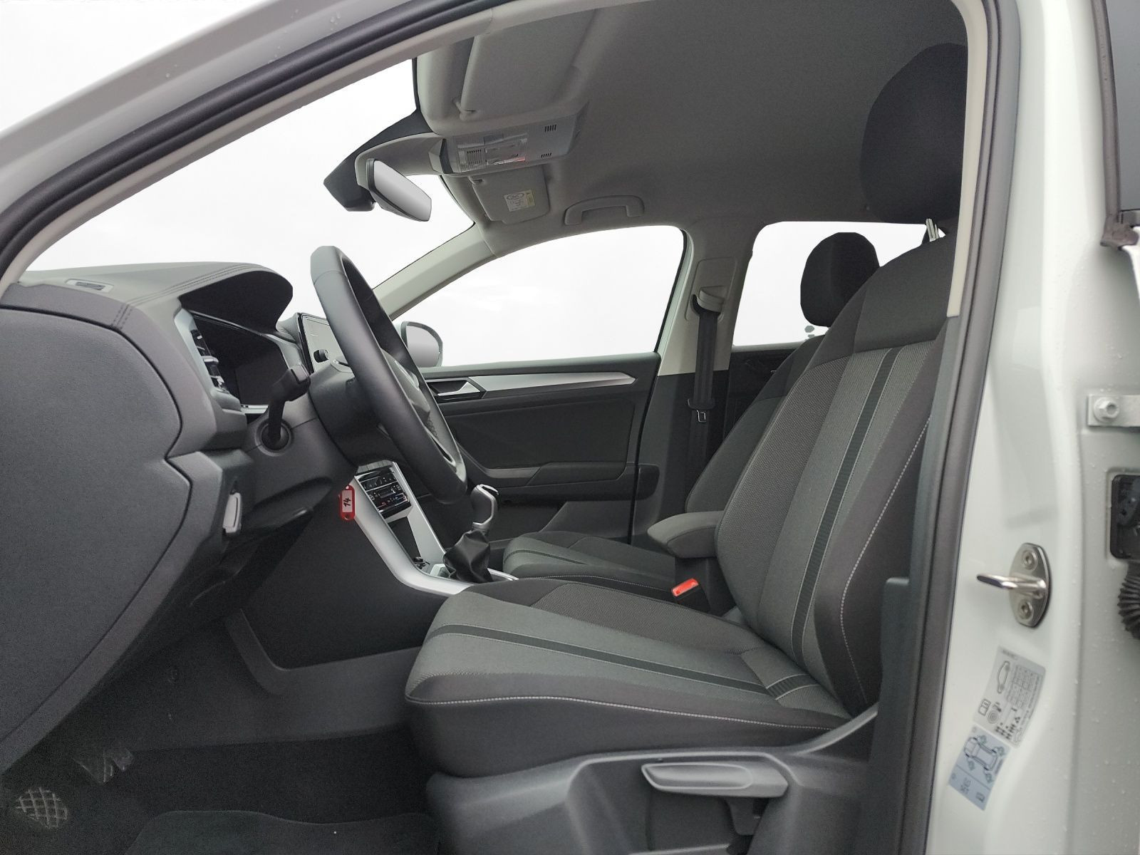 Volkswagen - T-Roc_4