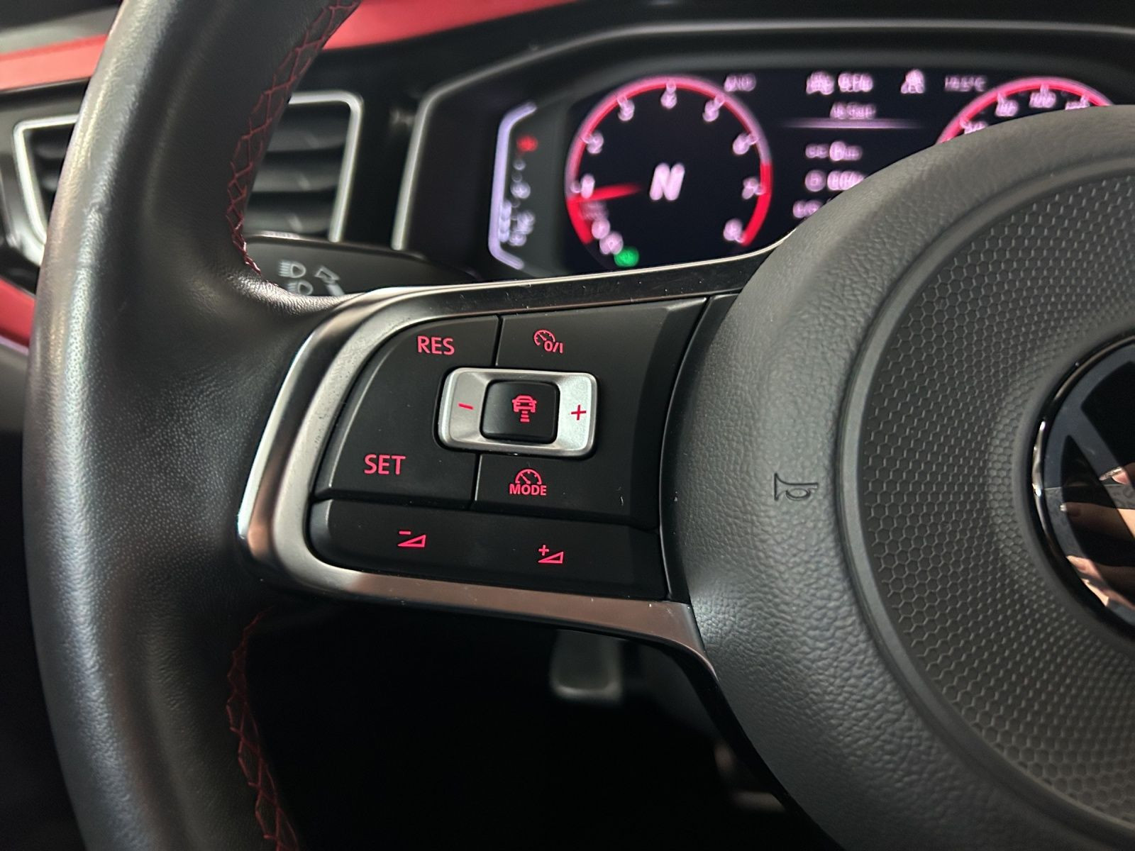 Volkswagen - Polo GTI_24