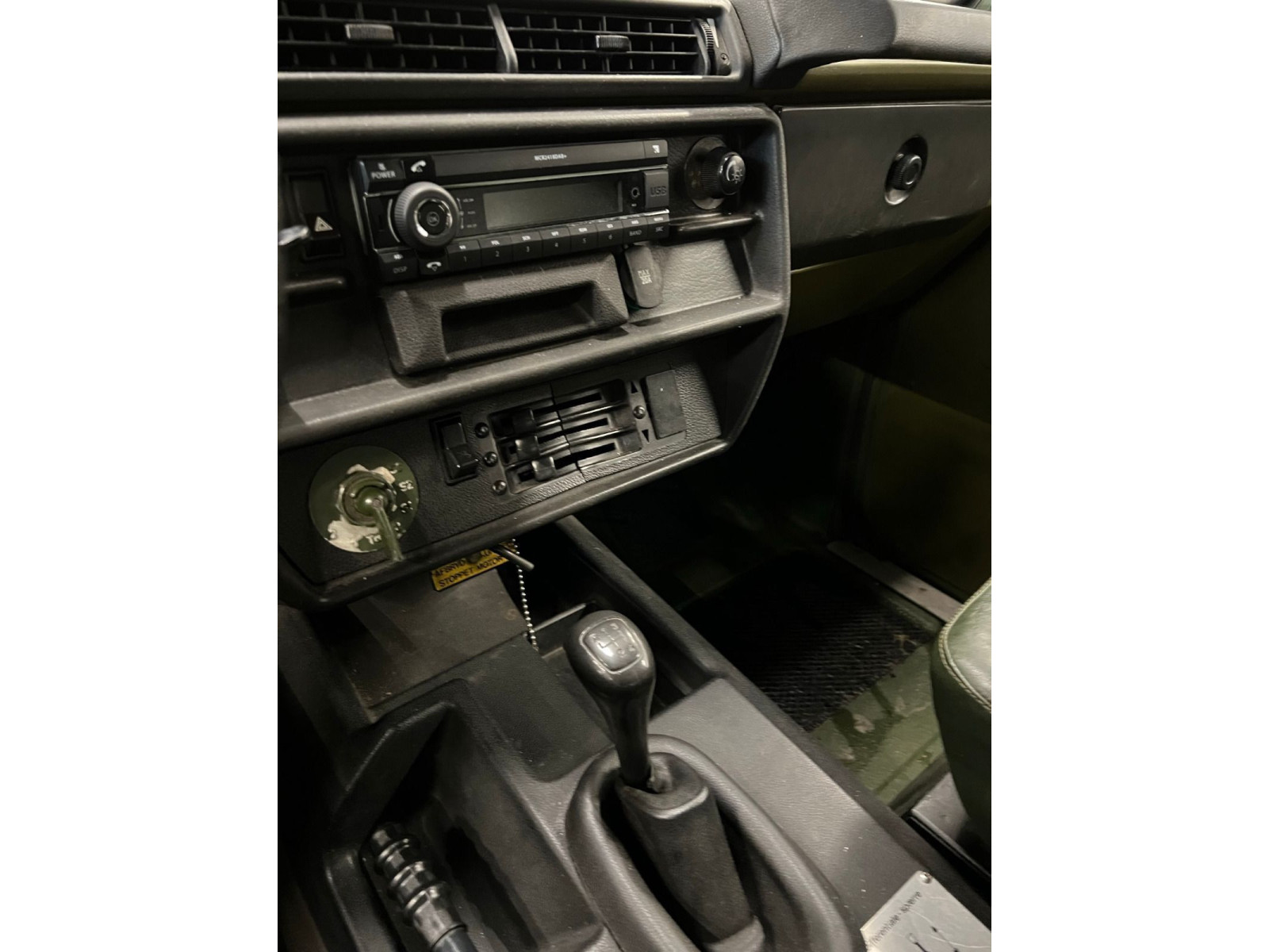 Mercedes-Benz - 240_11