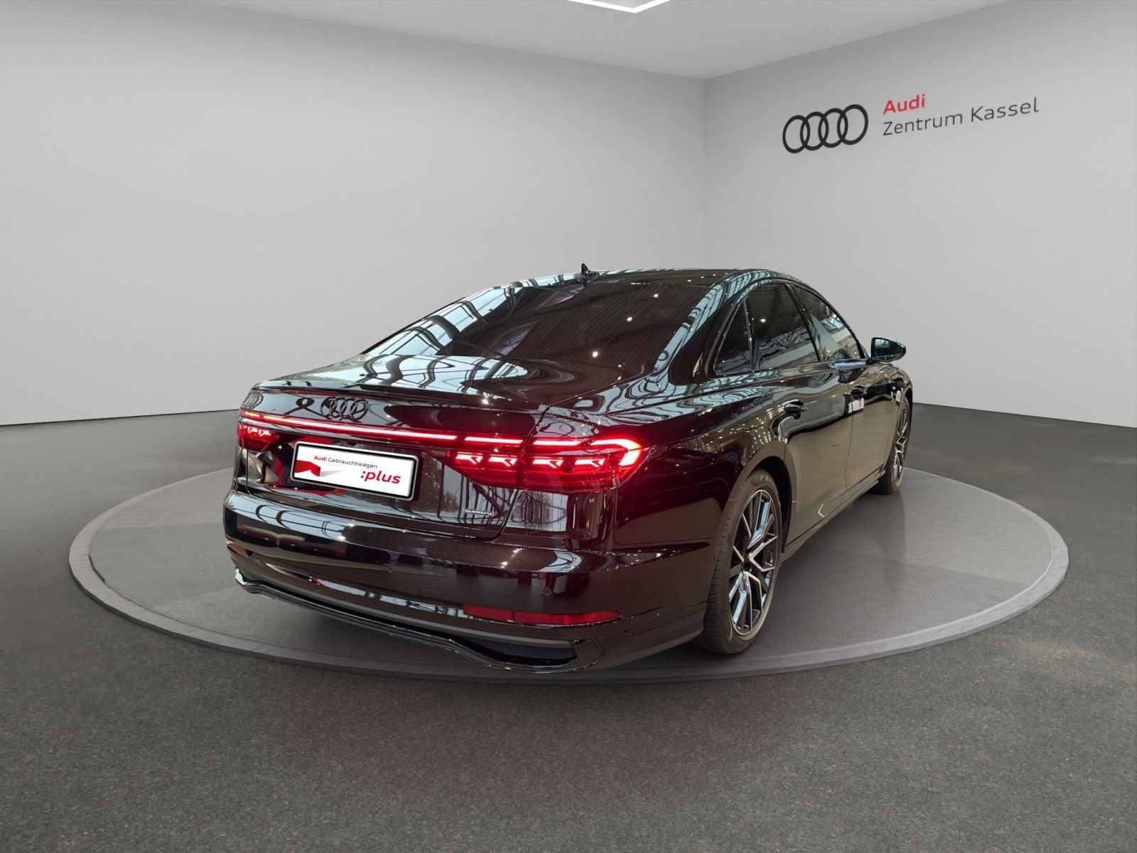 Audi - A8_4