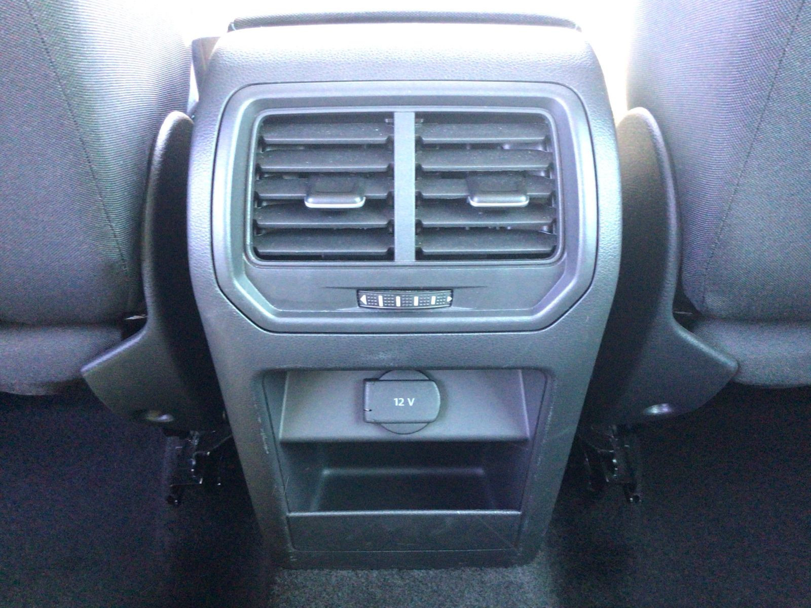 Volkswagen - Golf Sportsvan_15