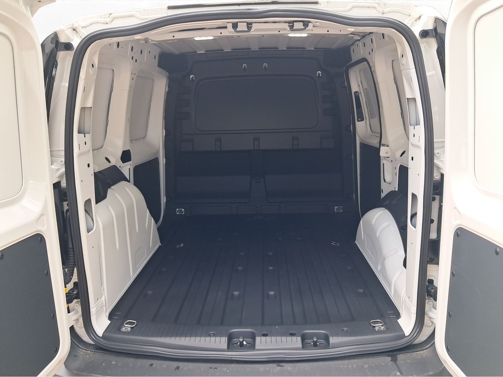 Volkswagen - Caddy Cargo_15