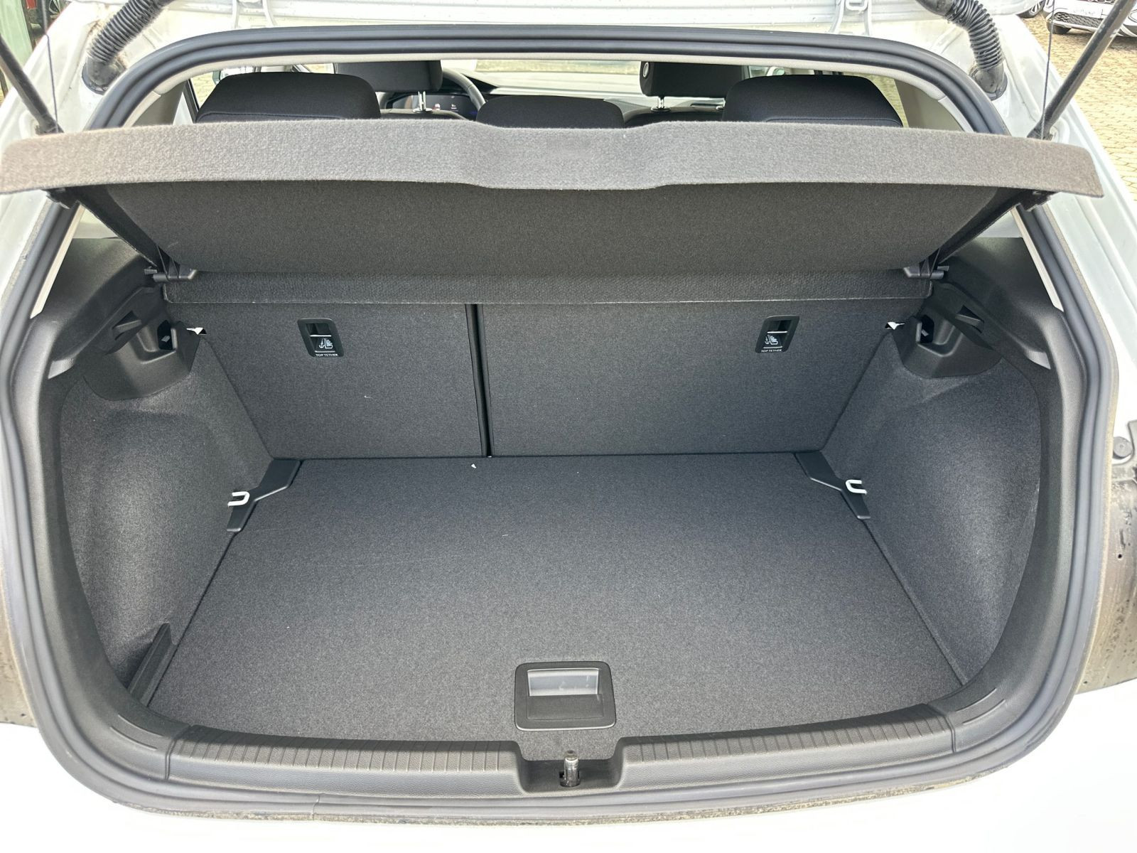 Volkswagen - Polo_21