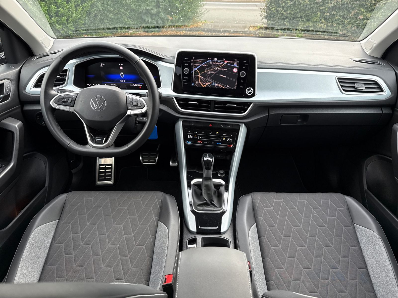 Volkswagen - T-Roc_13