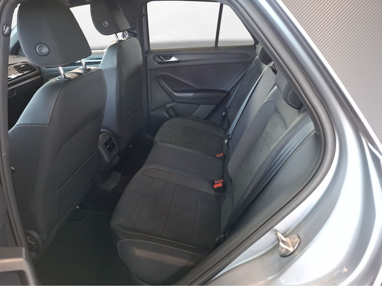 Volkswagen - T-Roc_5