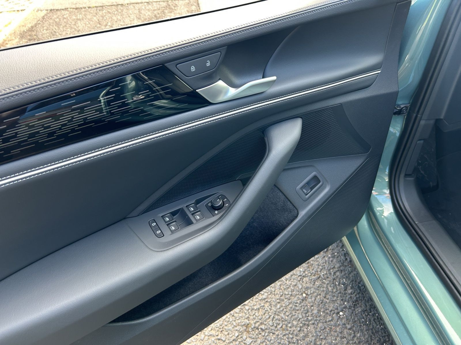 Volkswagen - Passat_10