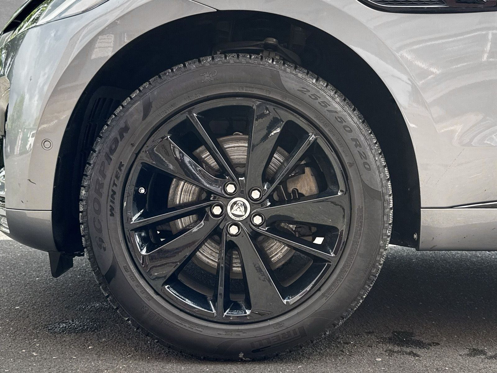 Jaguar - F-Pace_9