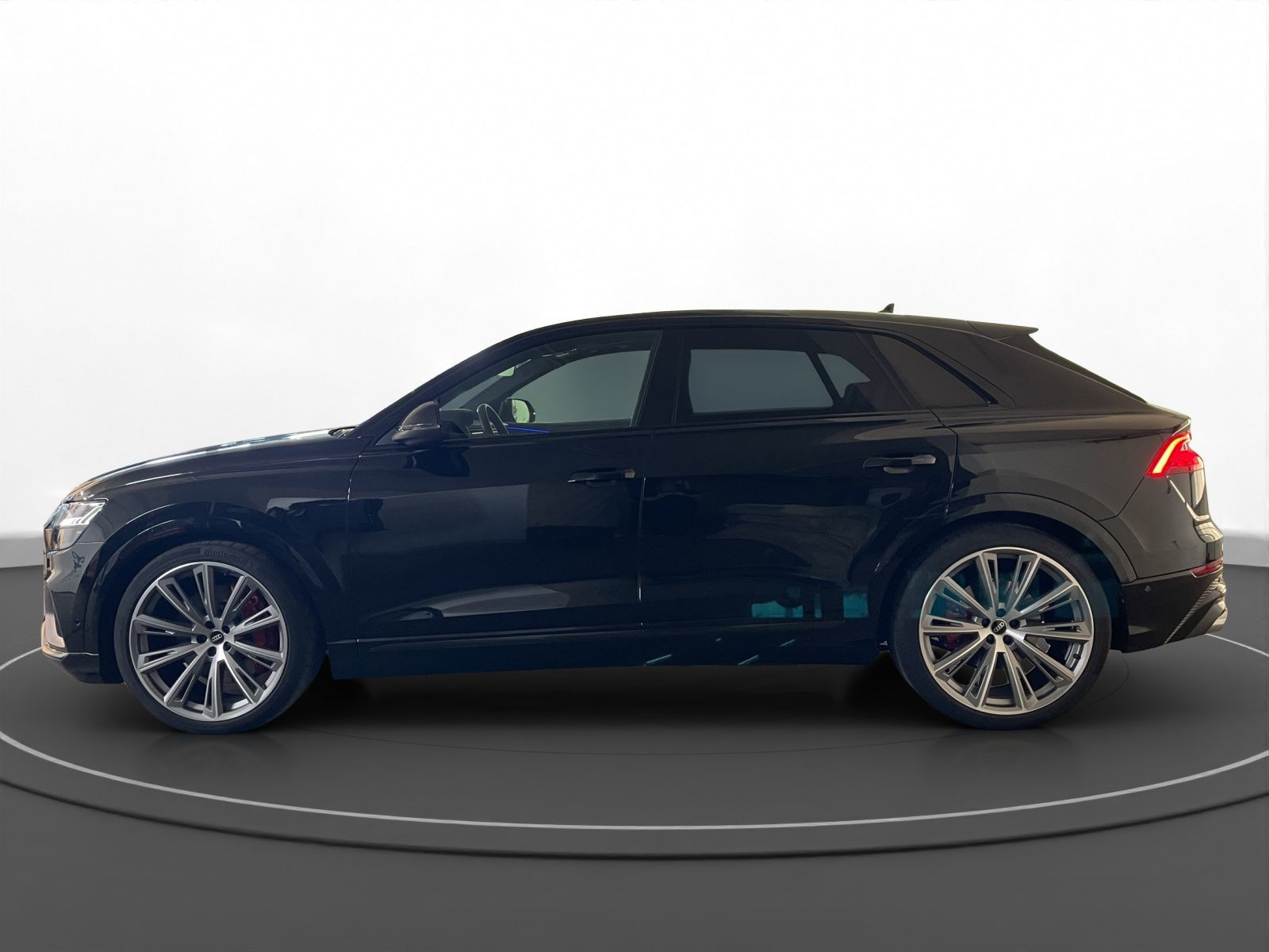 Audi - SQ8_8