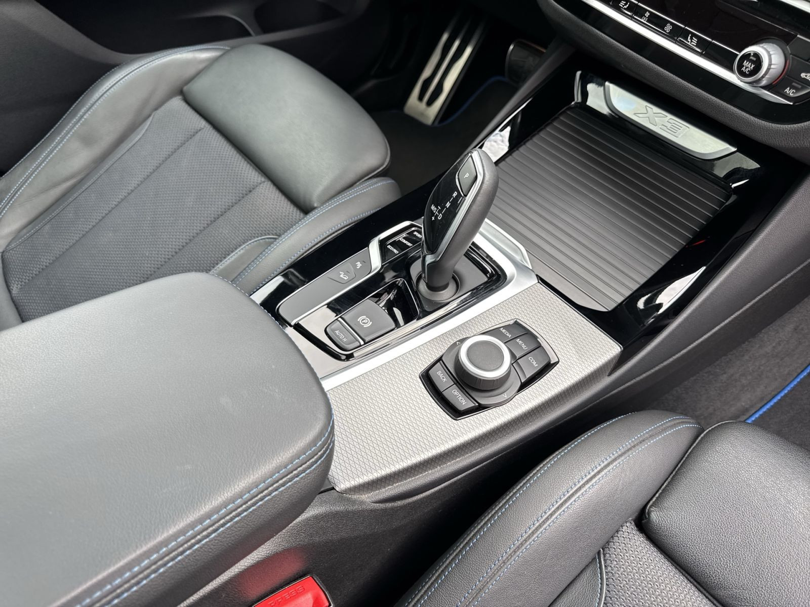 BMW - X3_21