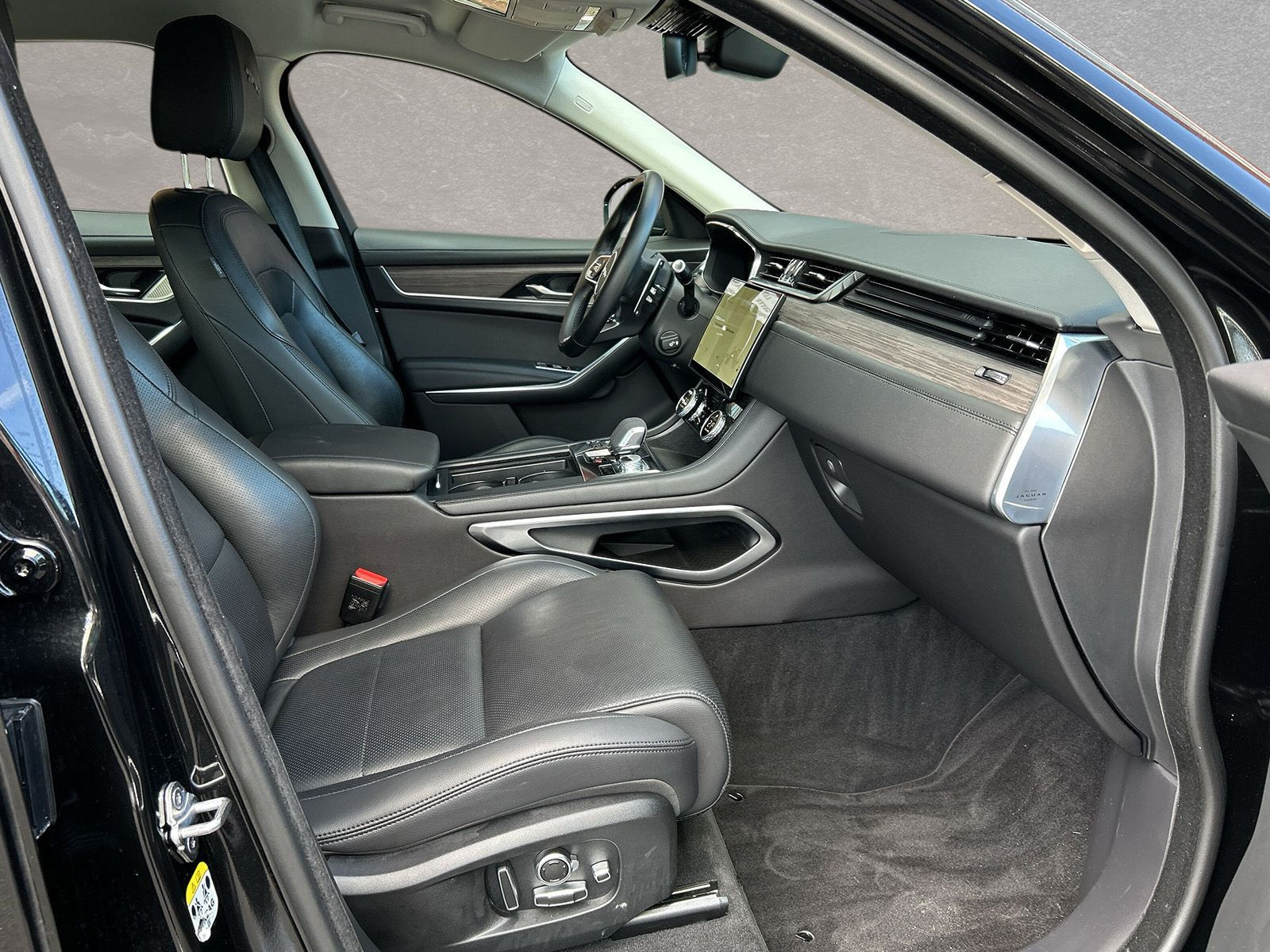 Jaguar - F-Pace_3