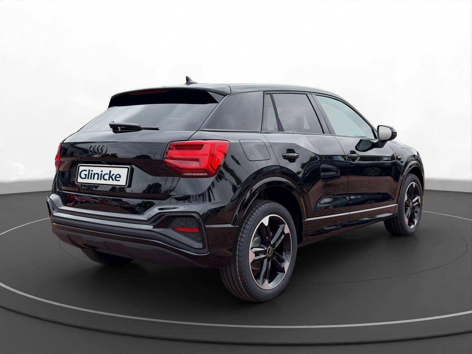 Audi - Q2_13