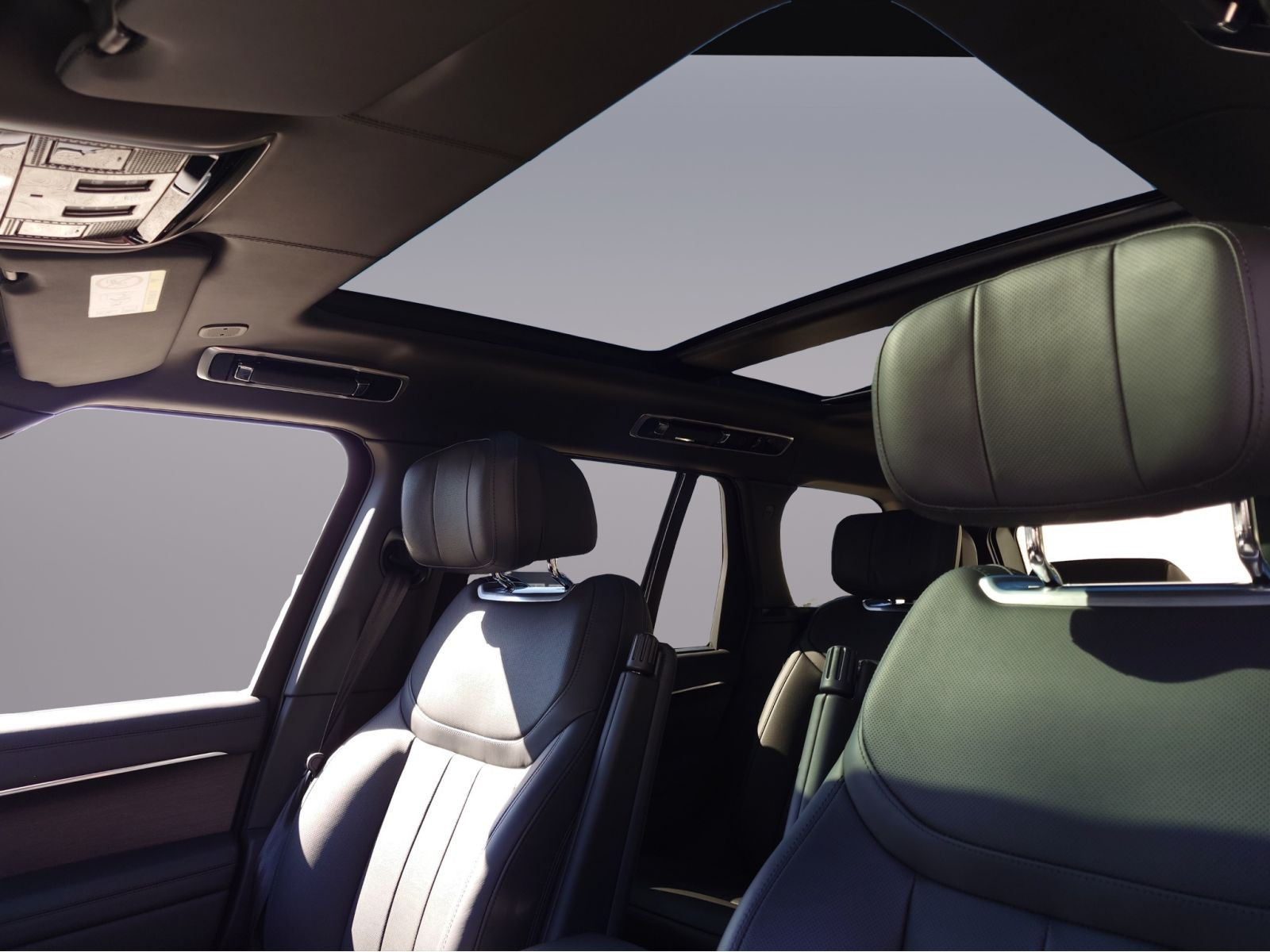 Land Rover - Range Rover_15