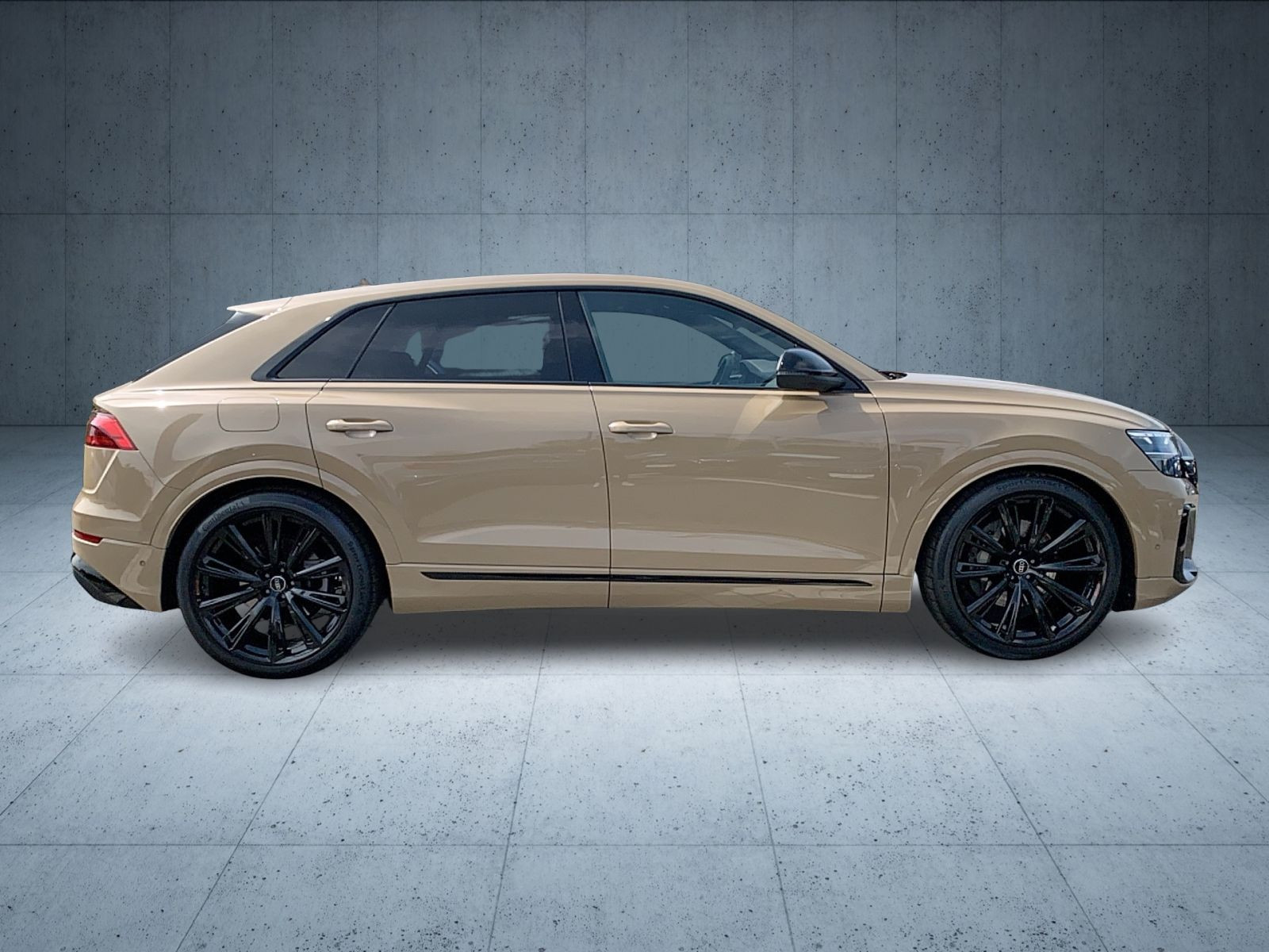 Audi - Q8_8