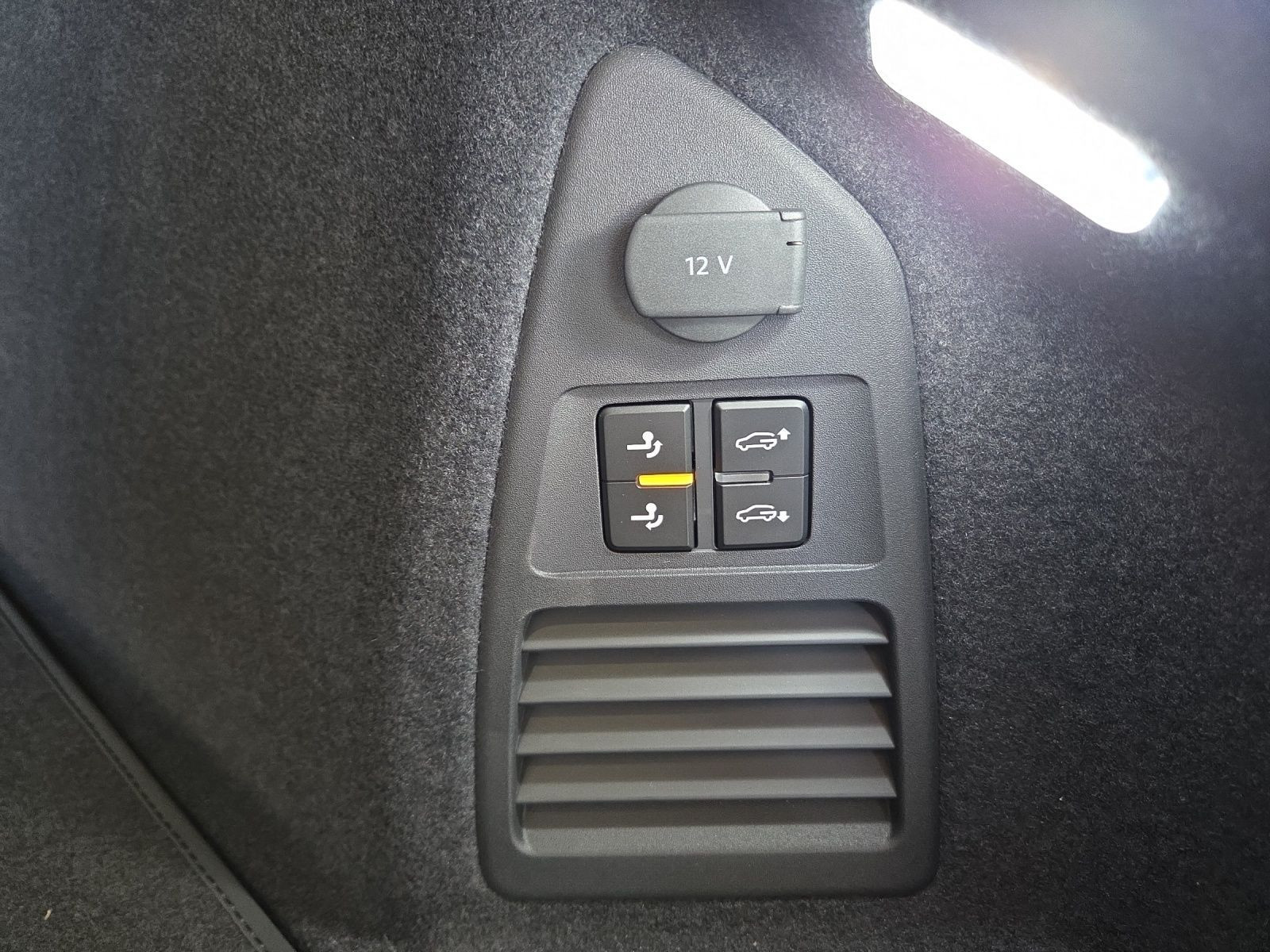 Volkswagen - Touareg_16