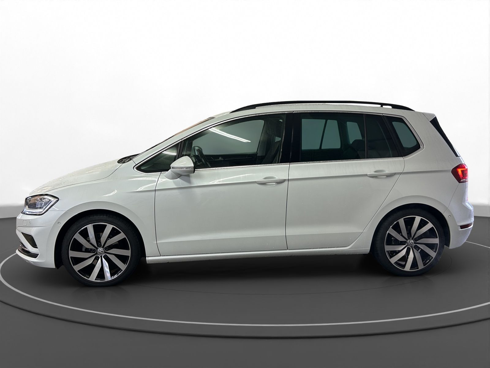 Volkswagen - Golf Sportsvan_8
