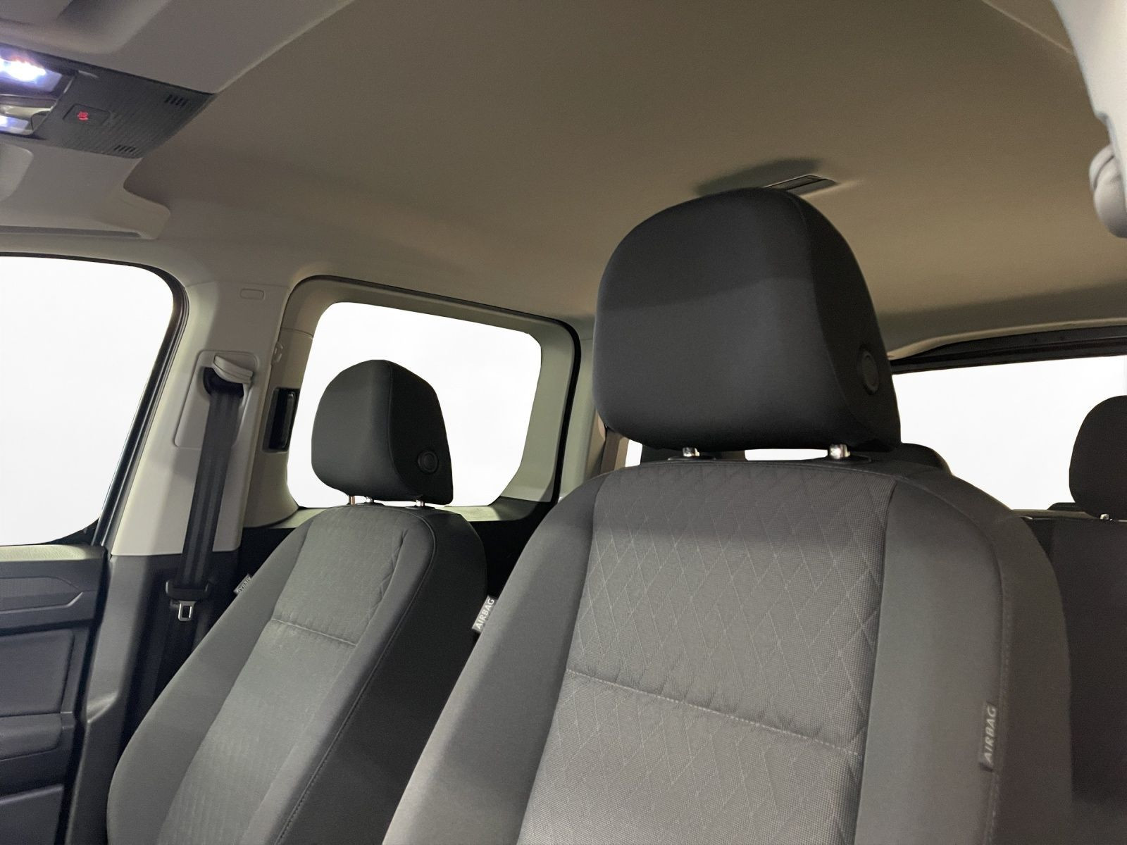 Volkswagen - Caddy_15