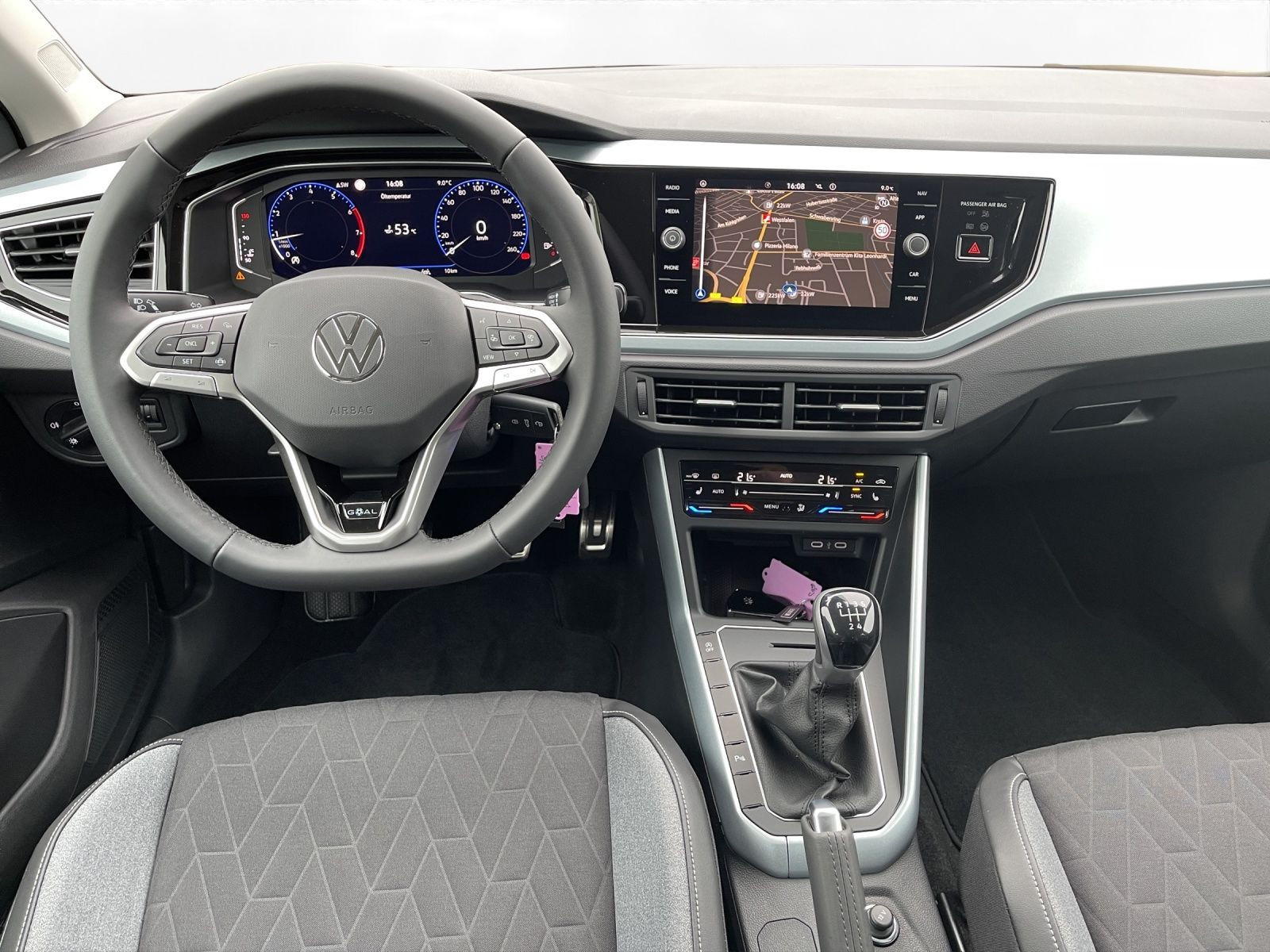 Volkswagen - Polo_13