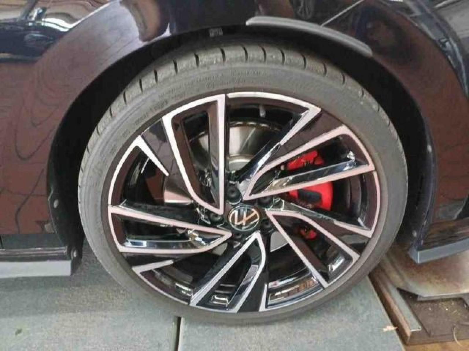 Volkswagen - Golf GTI_9