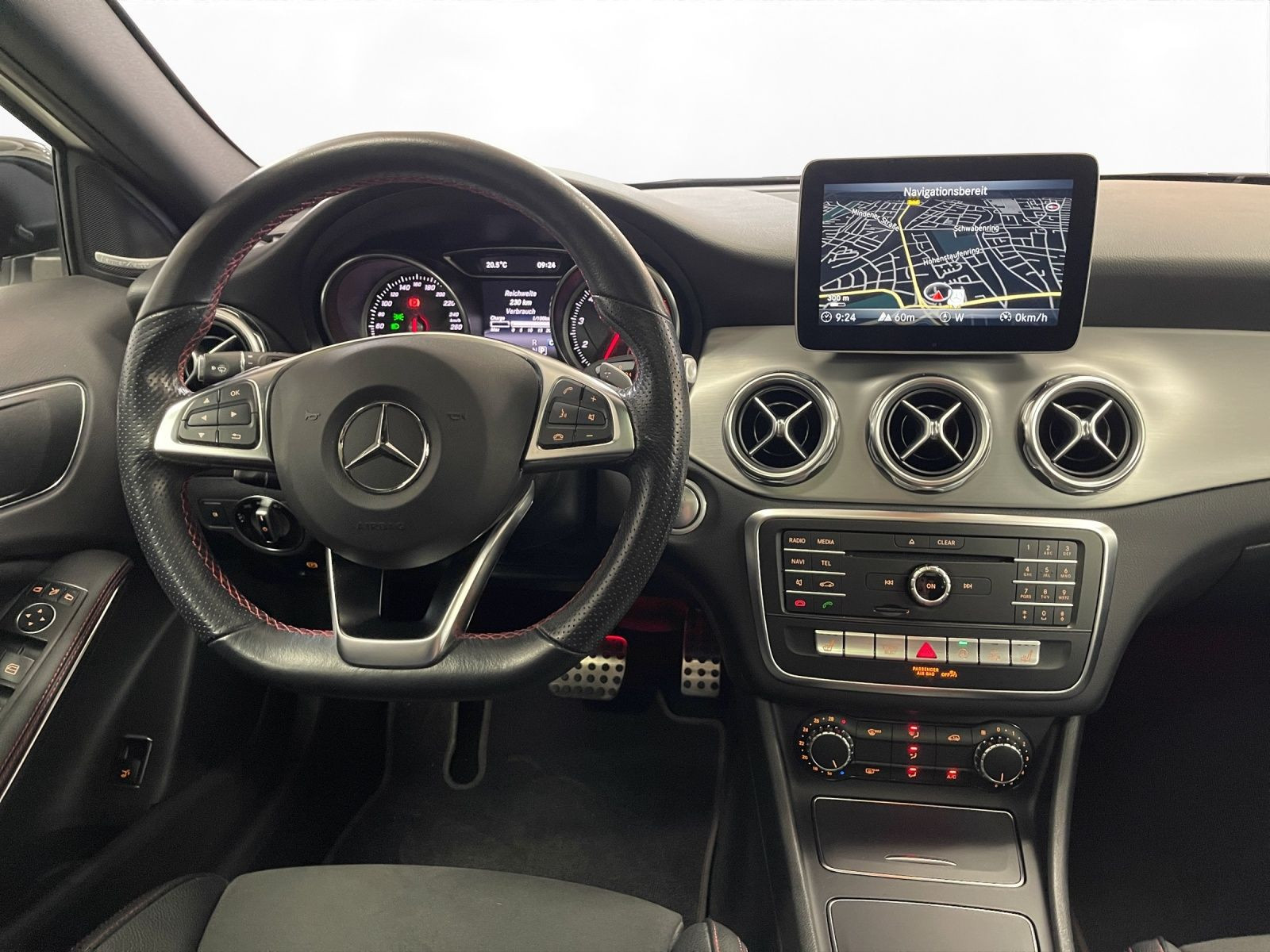 Mercedes-Benz - GLA 200_20