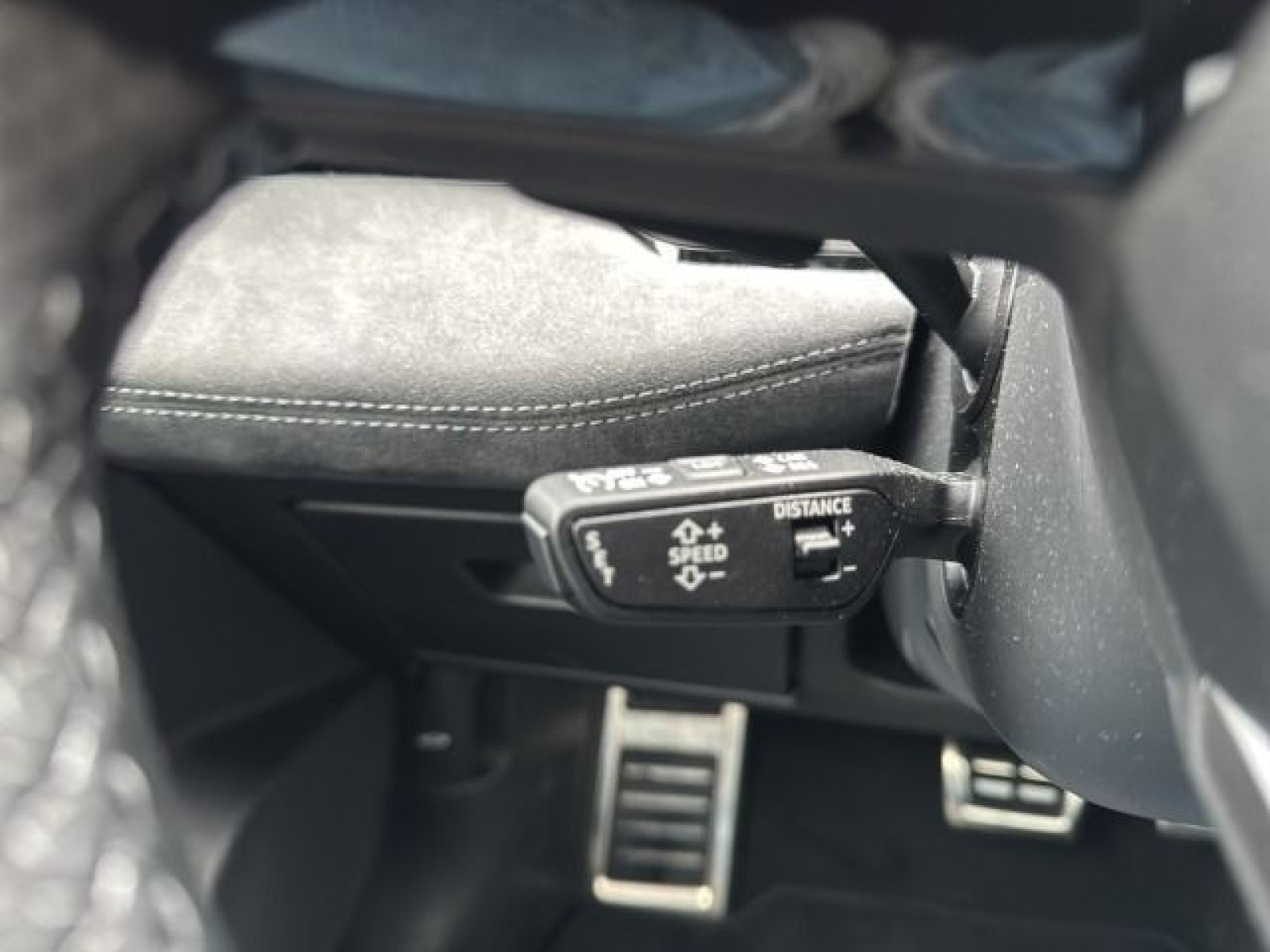 Audi - A6 Avant e-tron_26