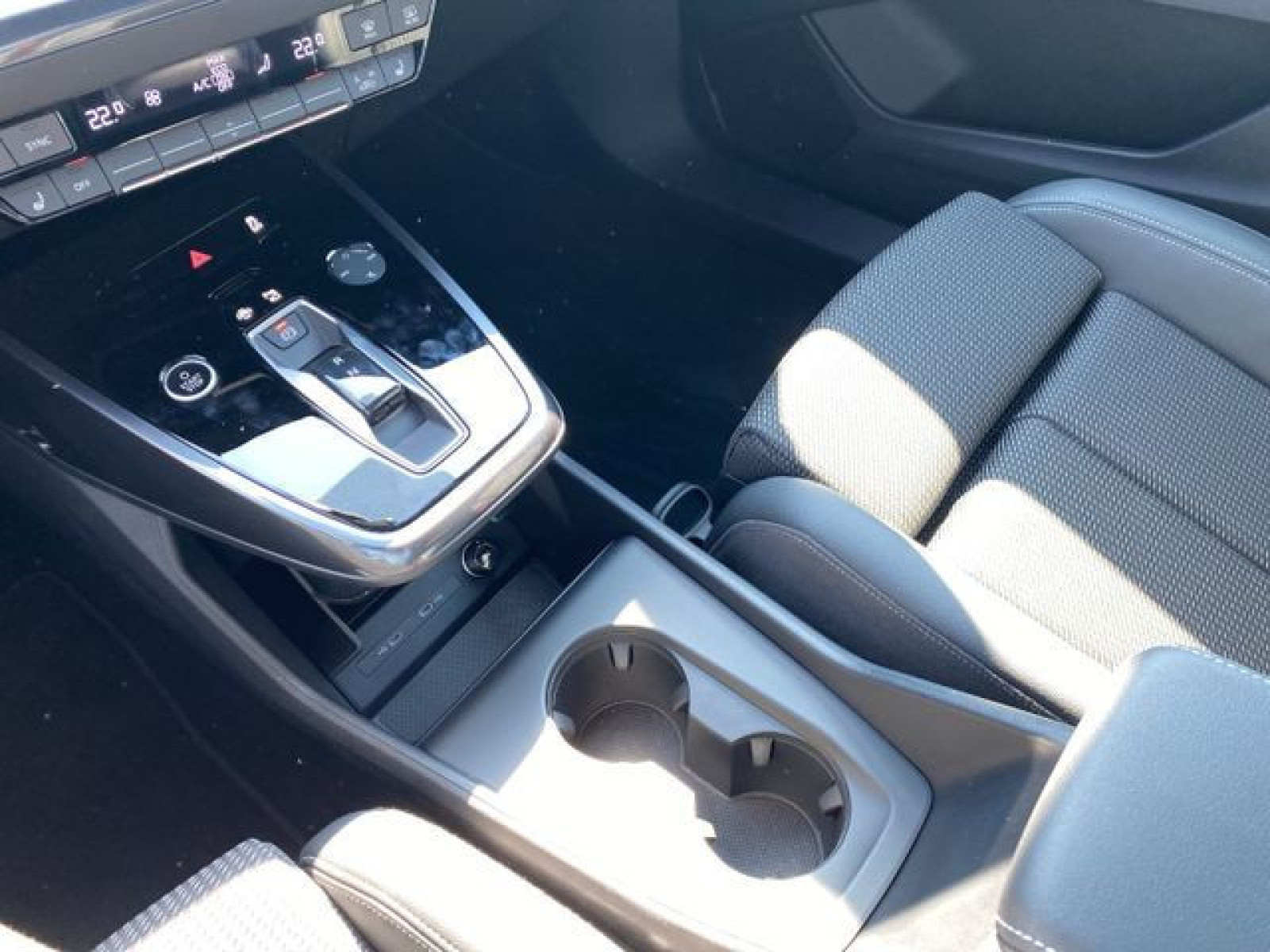 Audi - Q4 e-tron_28