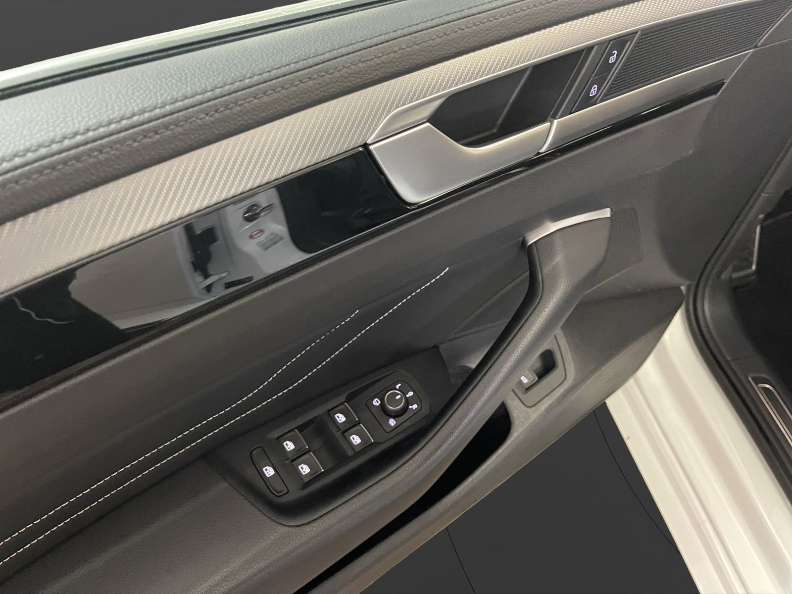 Volkswagen - Arteon_11