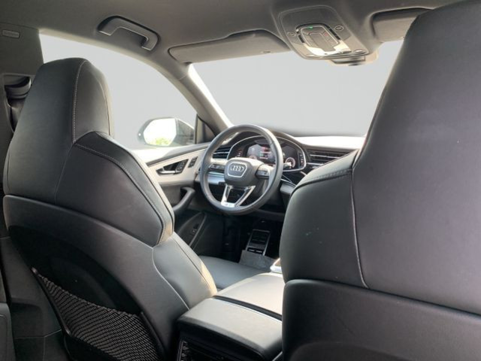Audi - SQ8_22