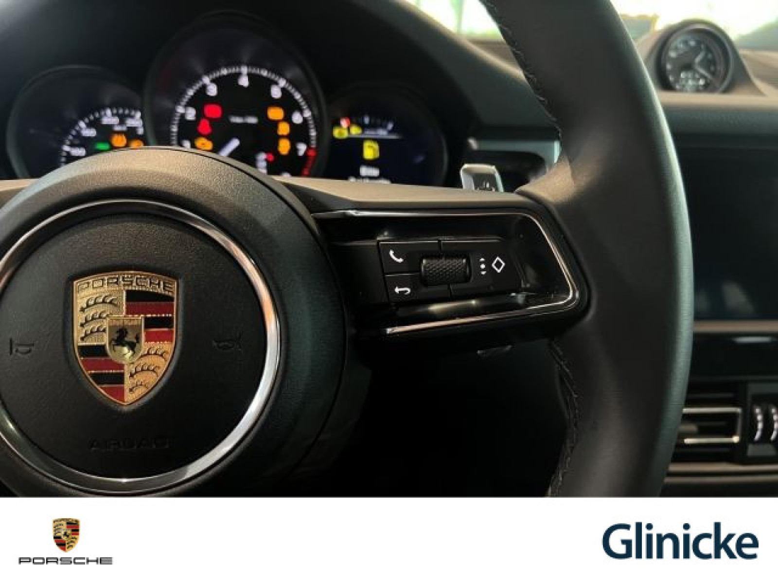 Porsche - Macan_24