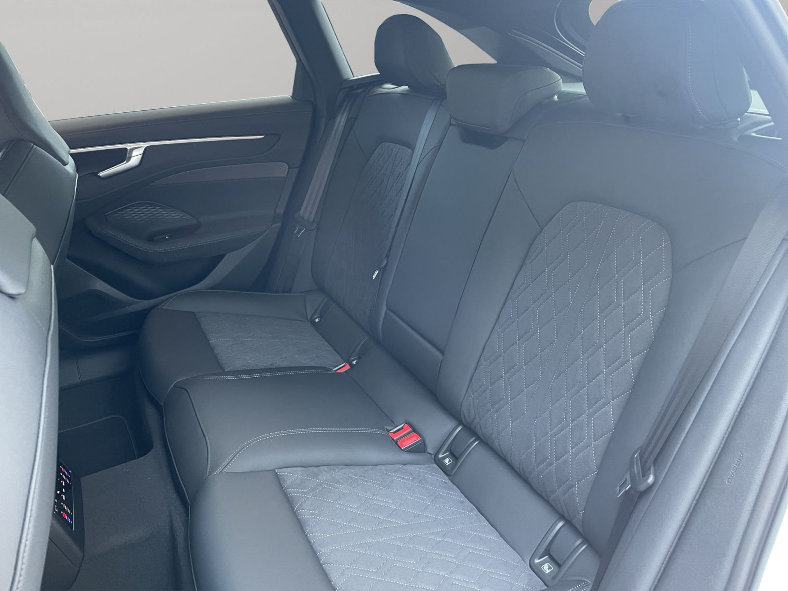 Audi - A6 Avant_16