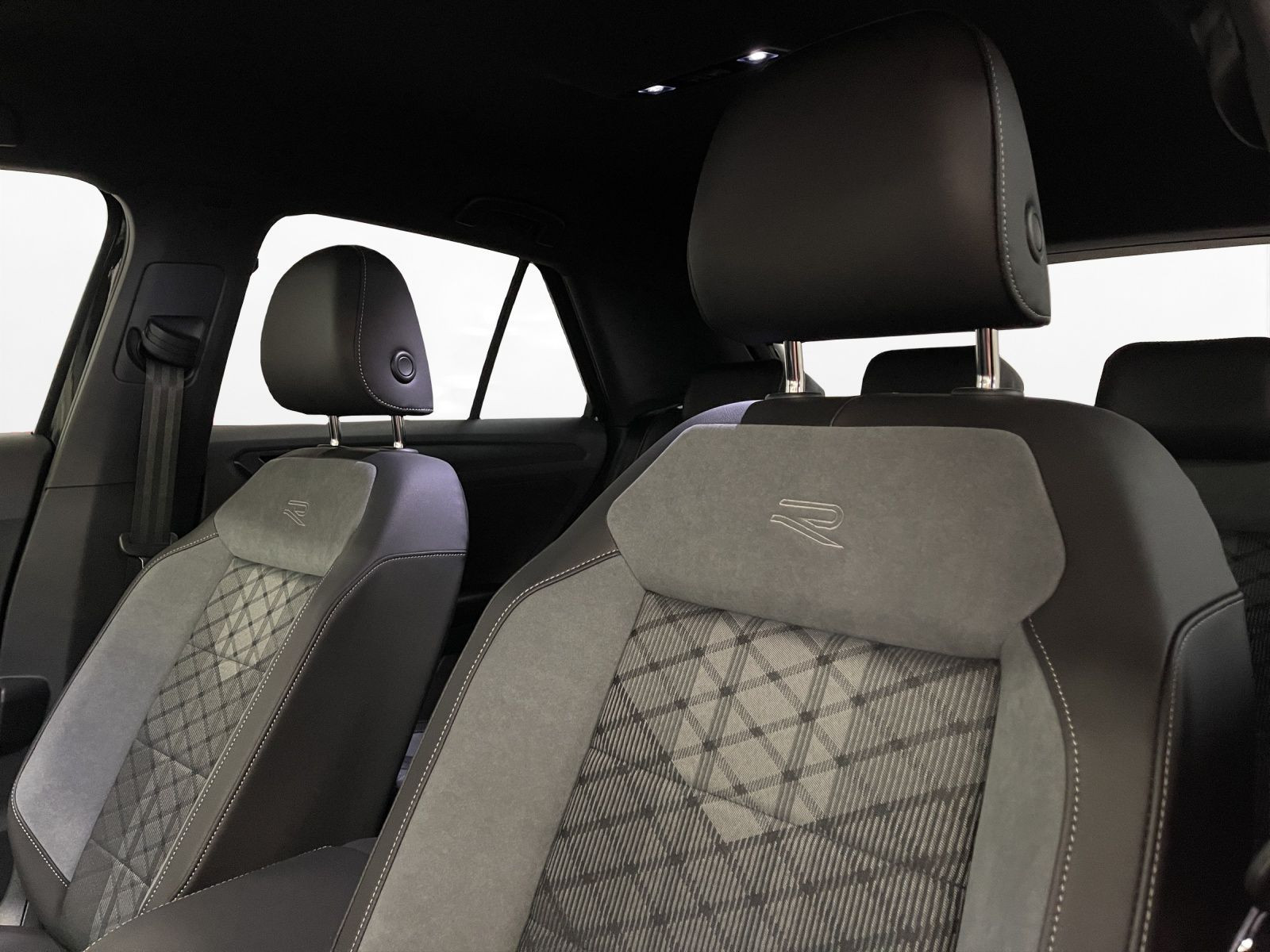 Volkswagen - T-Roc_15