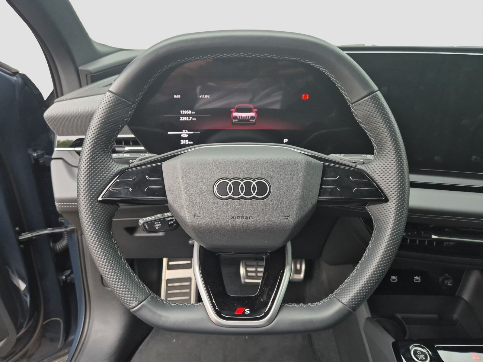 Audi - Q6_12