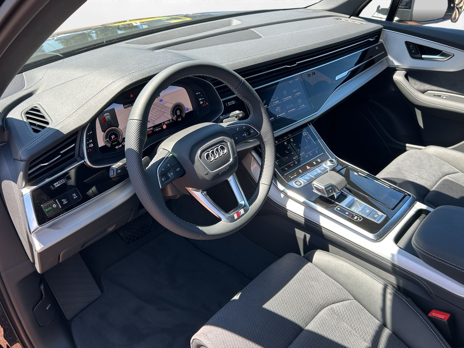 Audi - Q7_11