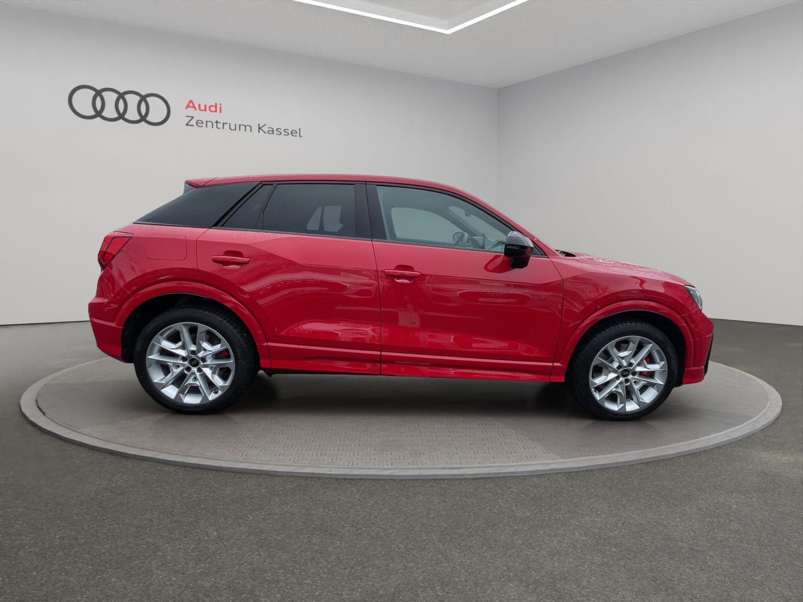 Audi - SQ2_8