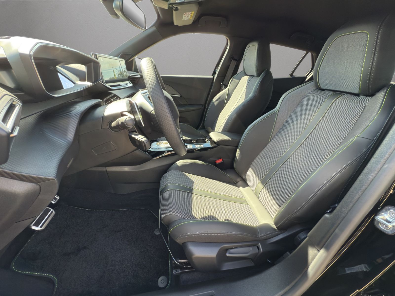 Peugeot - 2008_9