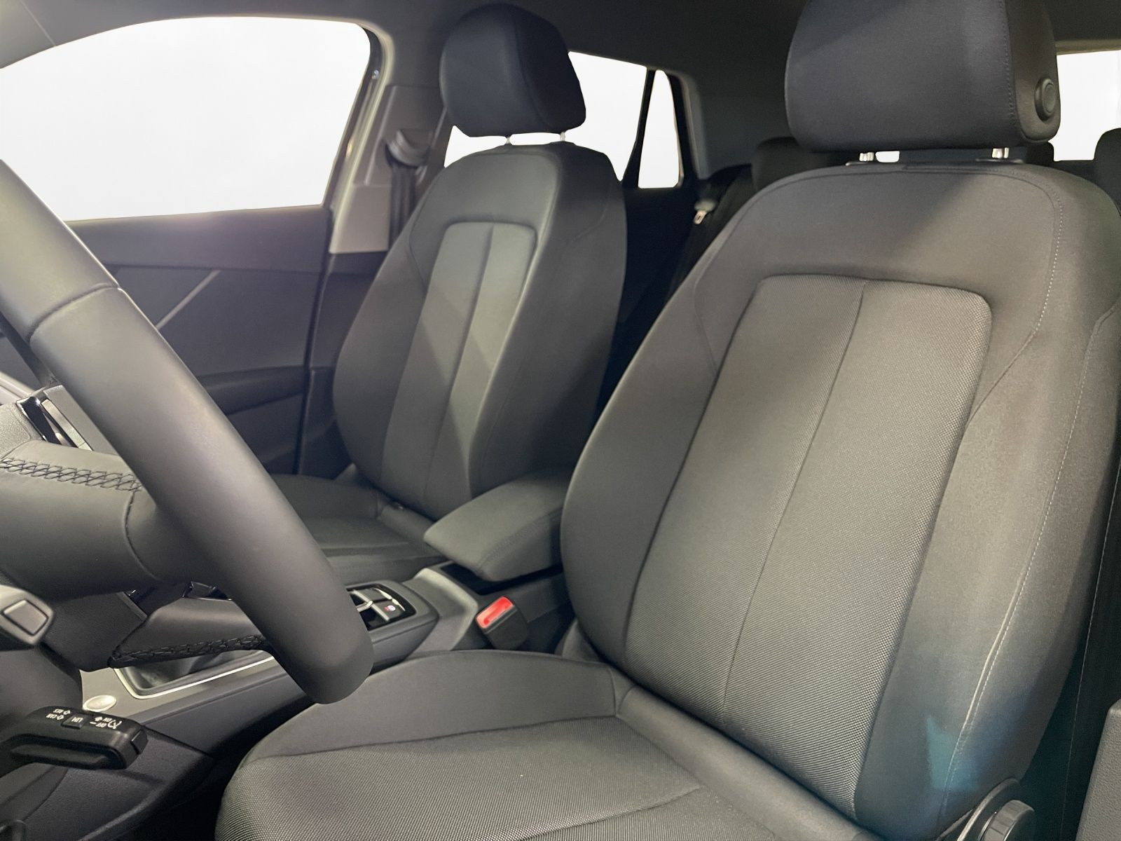 Audi - Q2_17