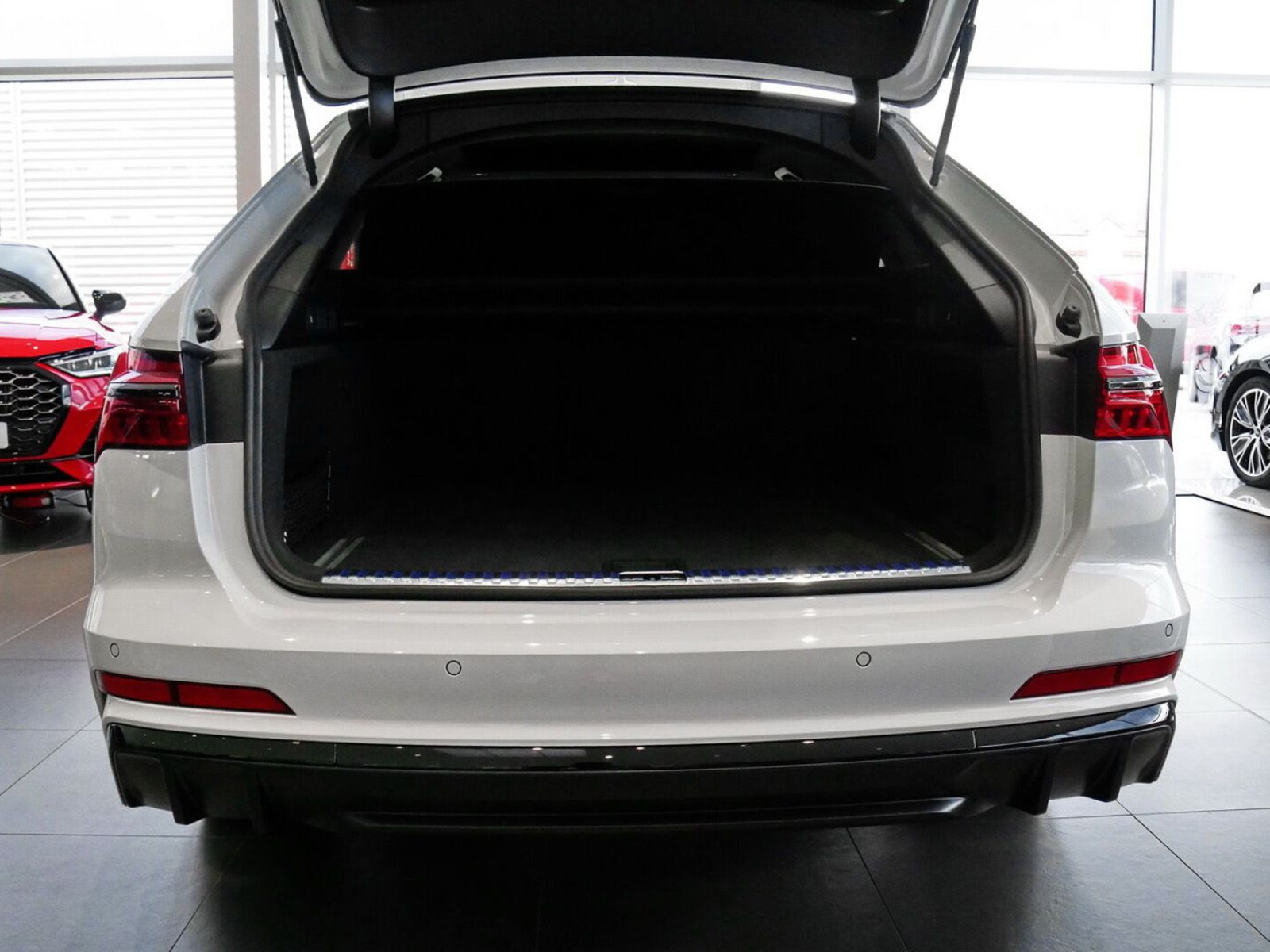 Audi - S6_10