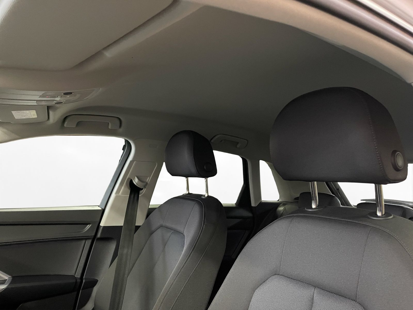 Audi - Q3_11