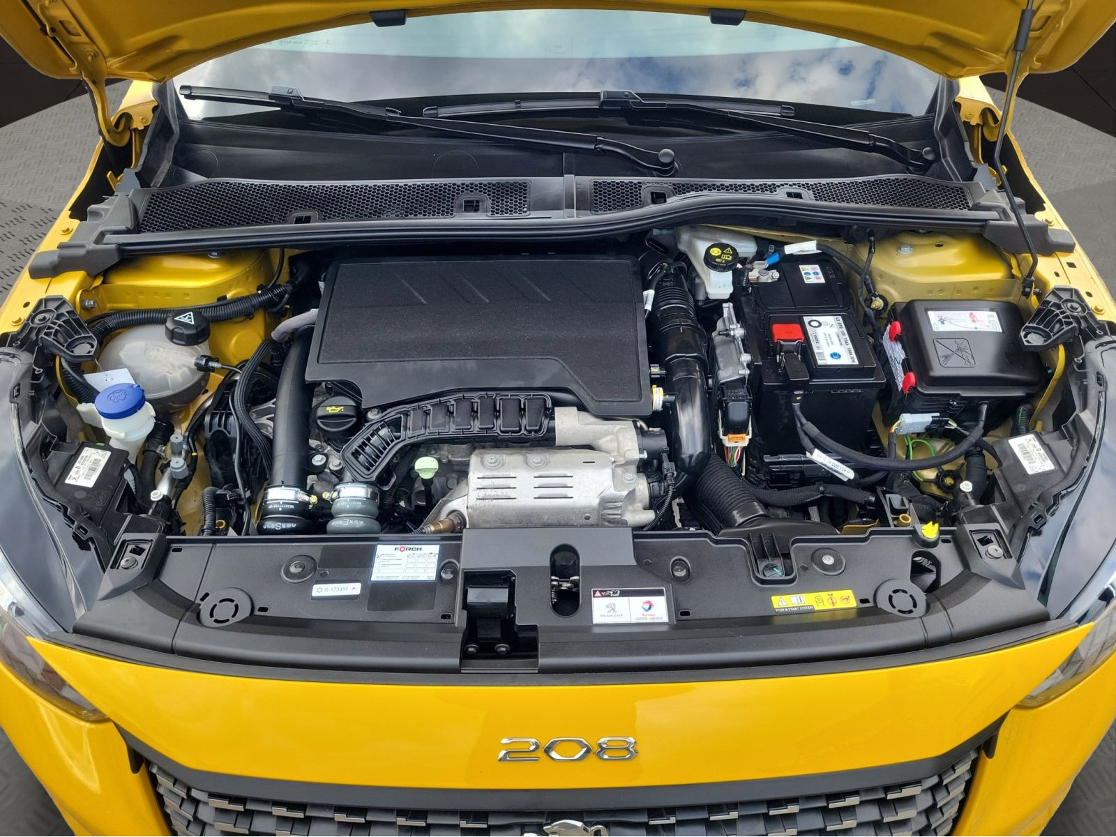 Peugeot - 208_21
