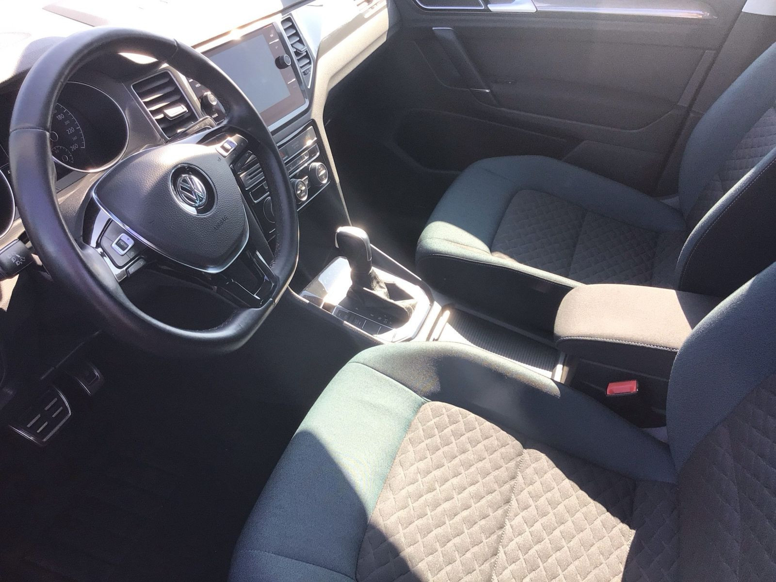 Volkswagen - Golf Sportsvan_10
