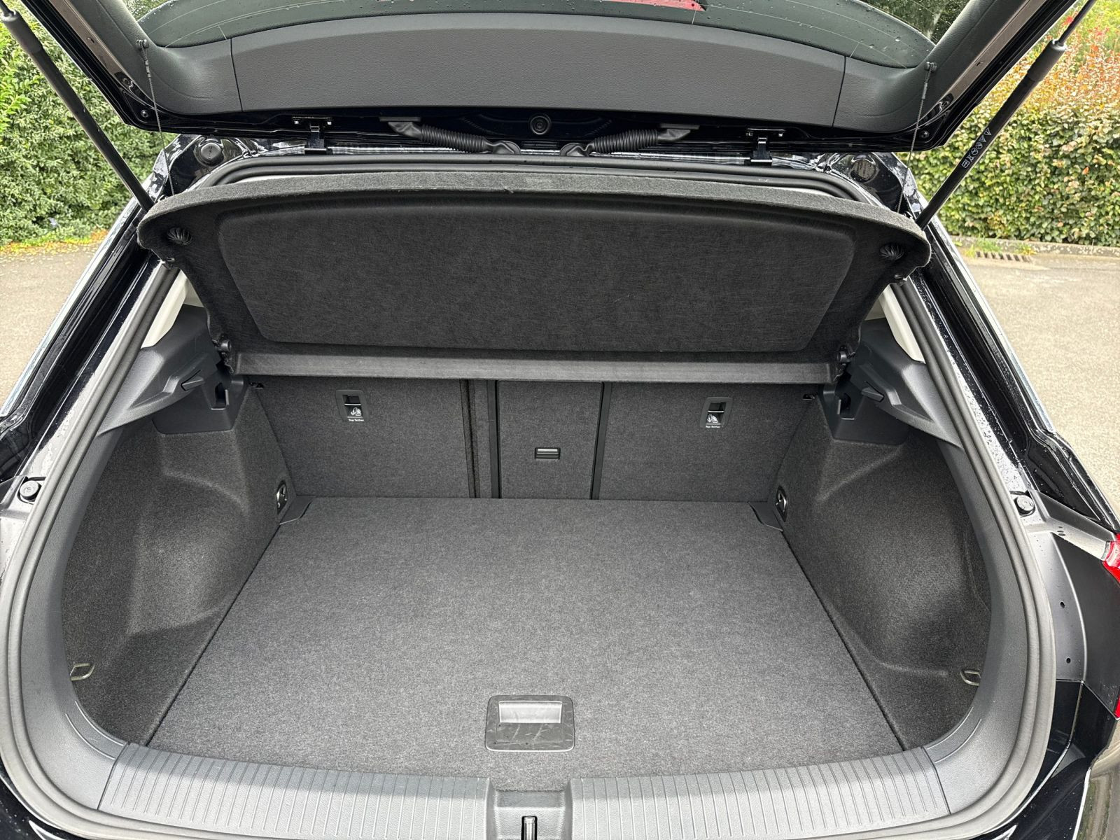 Volkswagen - T-Roc_15