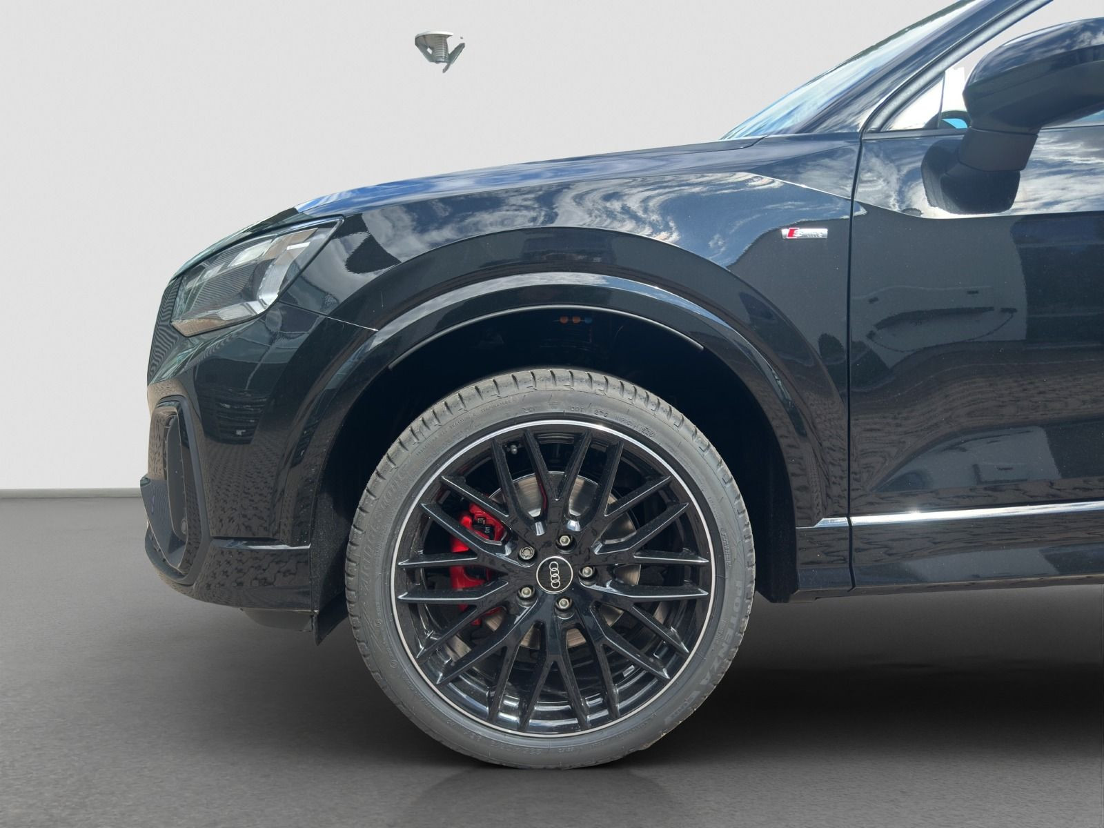 Audi - Q2_23