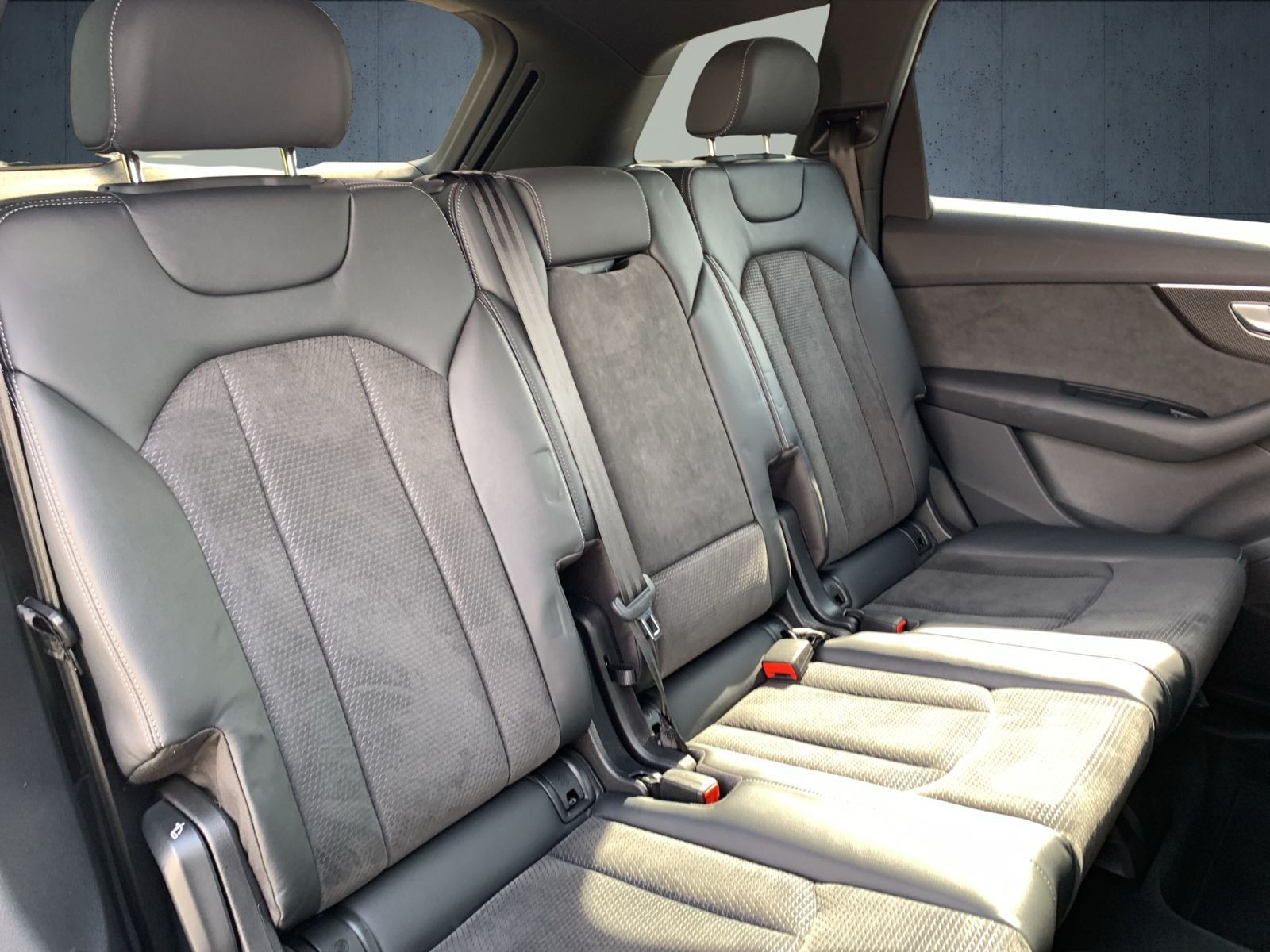 Audi - Q7_19